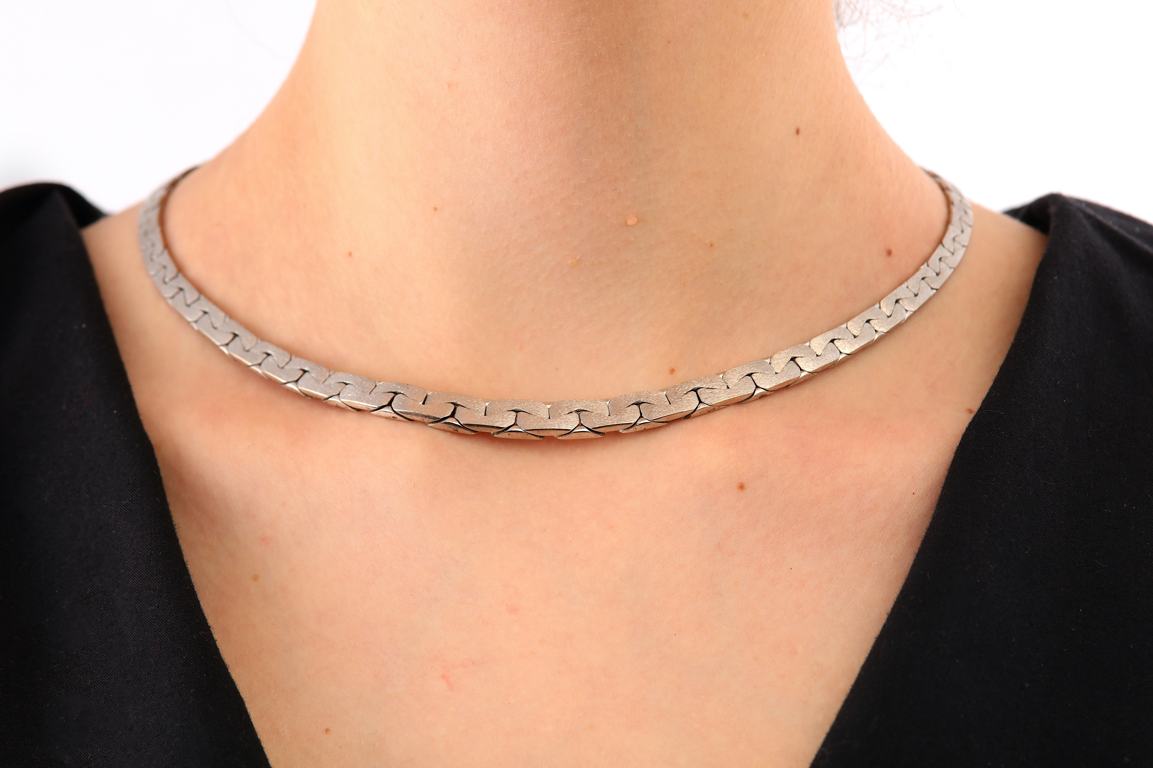 A white gold necklace, 1973 - Image 4 of 4