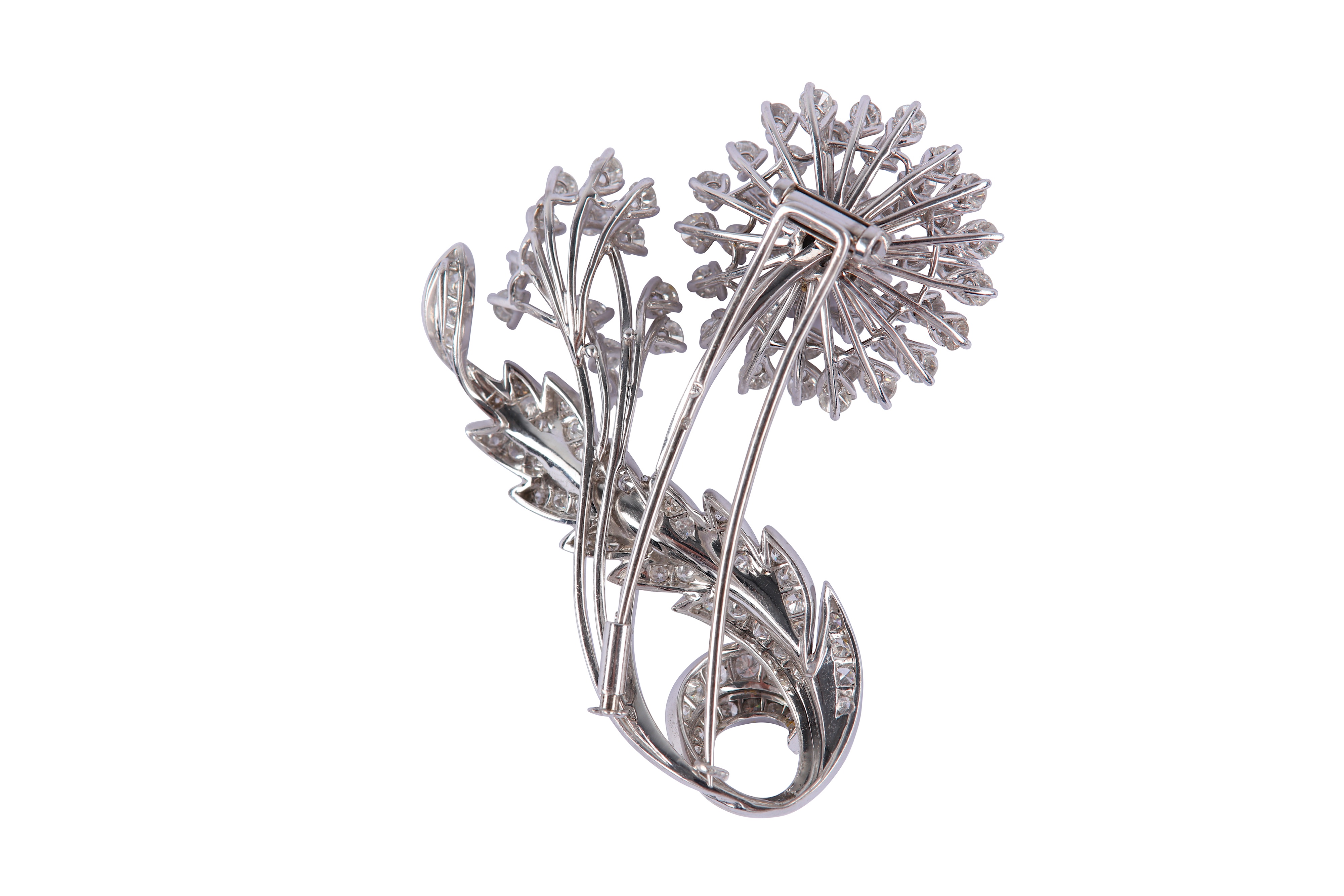 A diamond flower brooch - Image 3 of 4