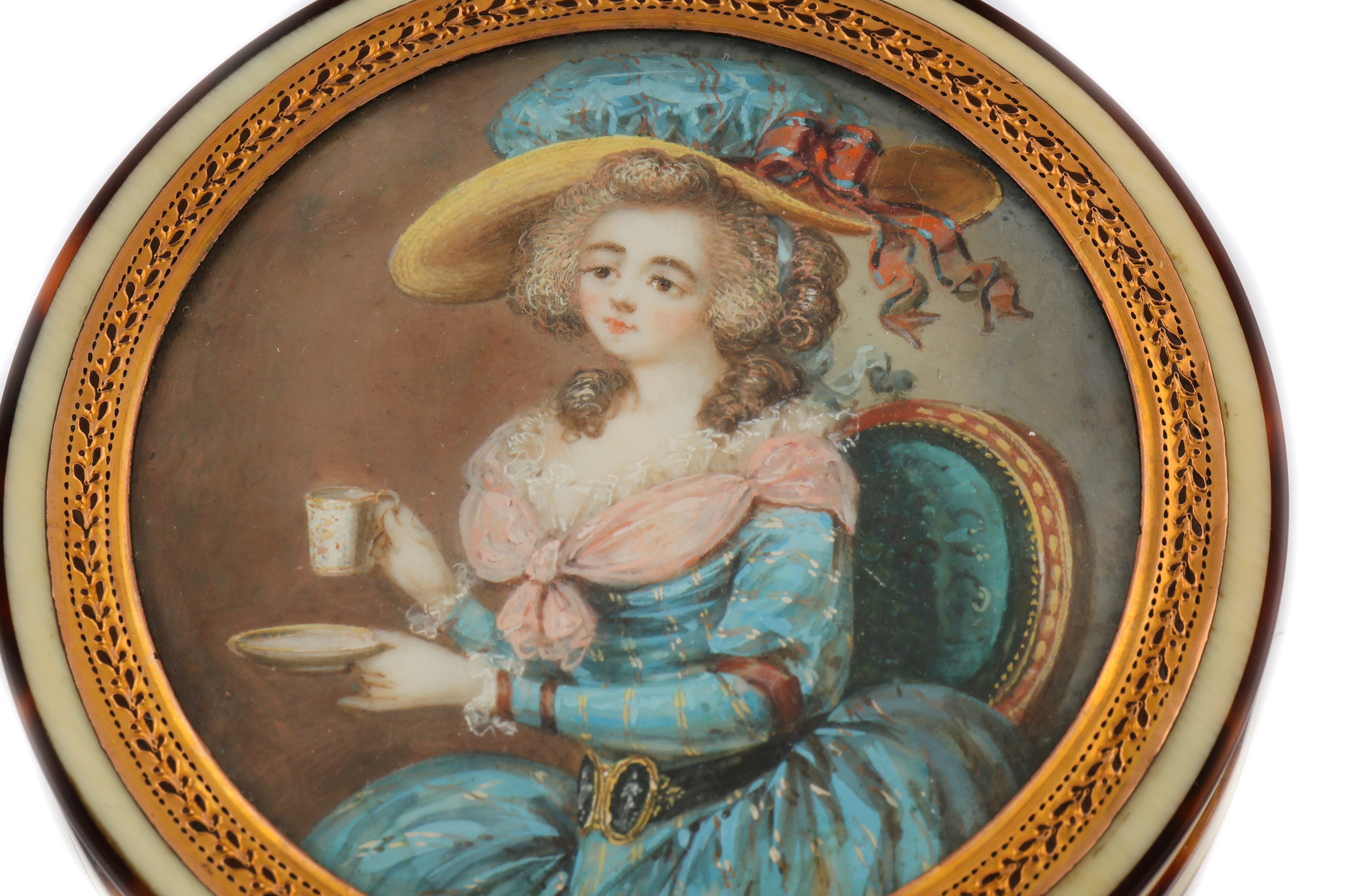 A late 18th century French ivory portrait miniature snuff box, probably Paris circa 1780 - Image 4 of 4