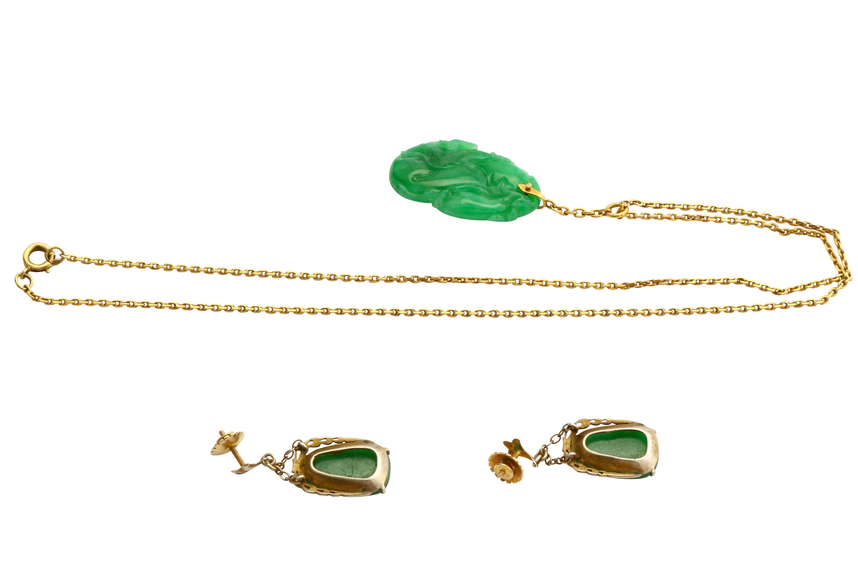 A jade pendant and a pair of jade earrings - Image 2 of 2