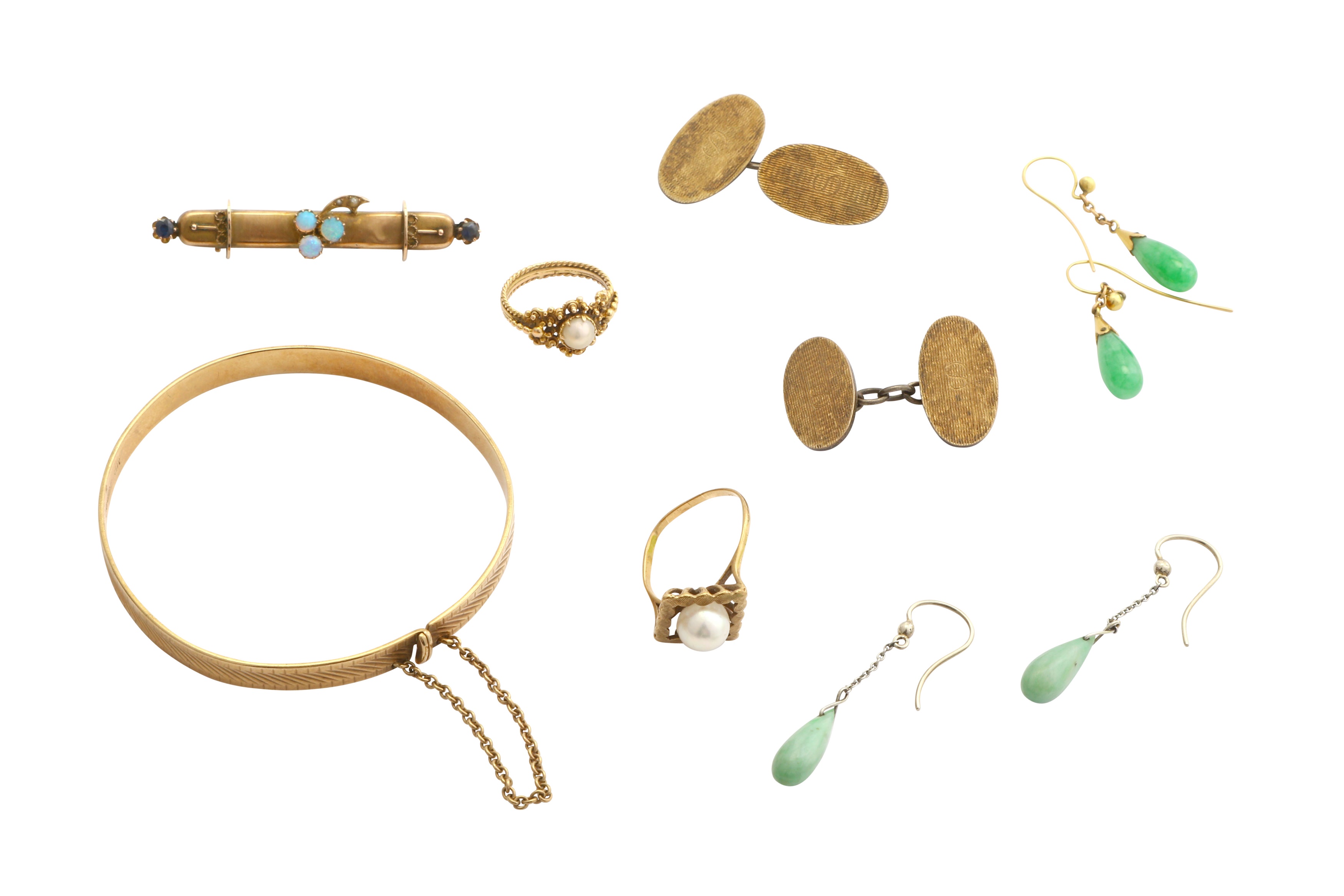 A collection of jewellery