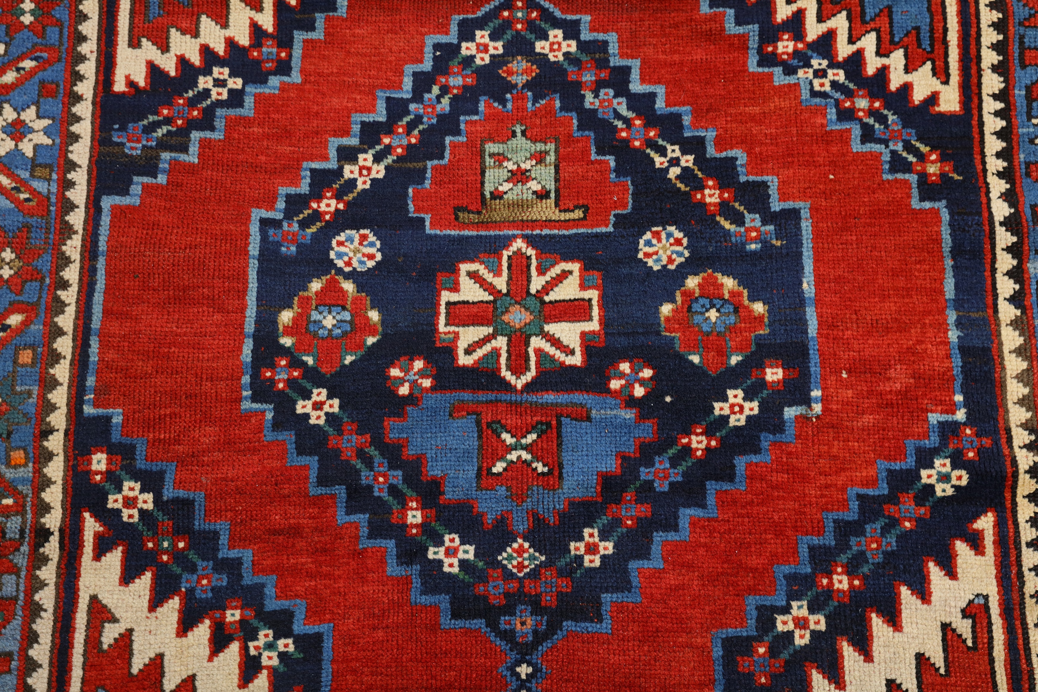 A FINE KAZAK RUG, SOUTH CAUCASUS - Image 4 of 7