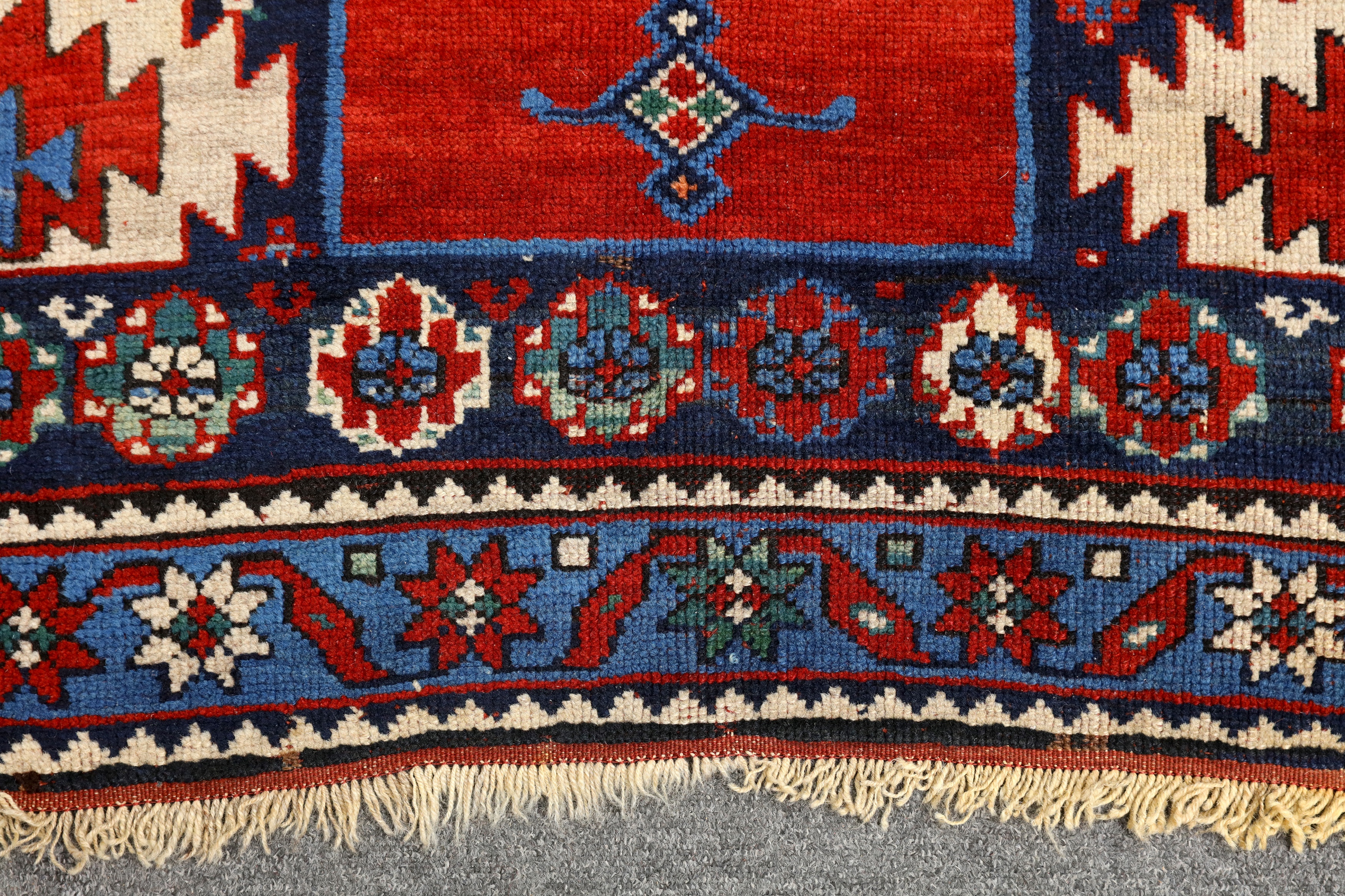 A FINE KAZAK RUG, SOUTH CAUCASUS - Image 5 of 7