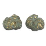 A PAIR OF CHINESE BRONZE GOLD-INLAID TIGERS.