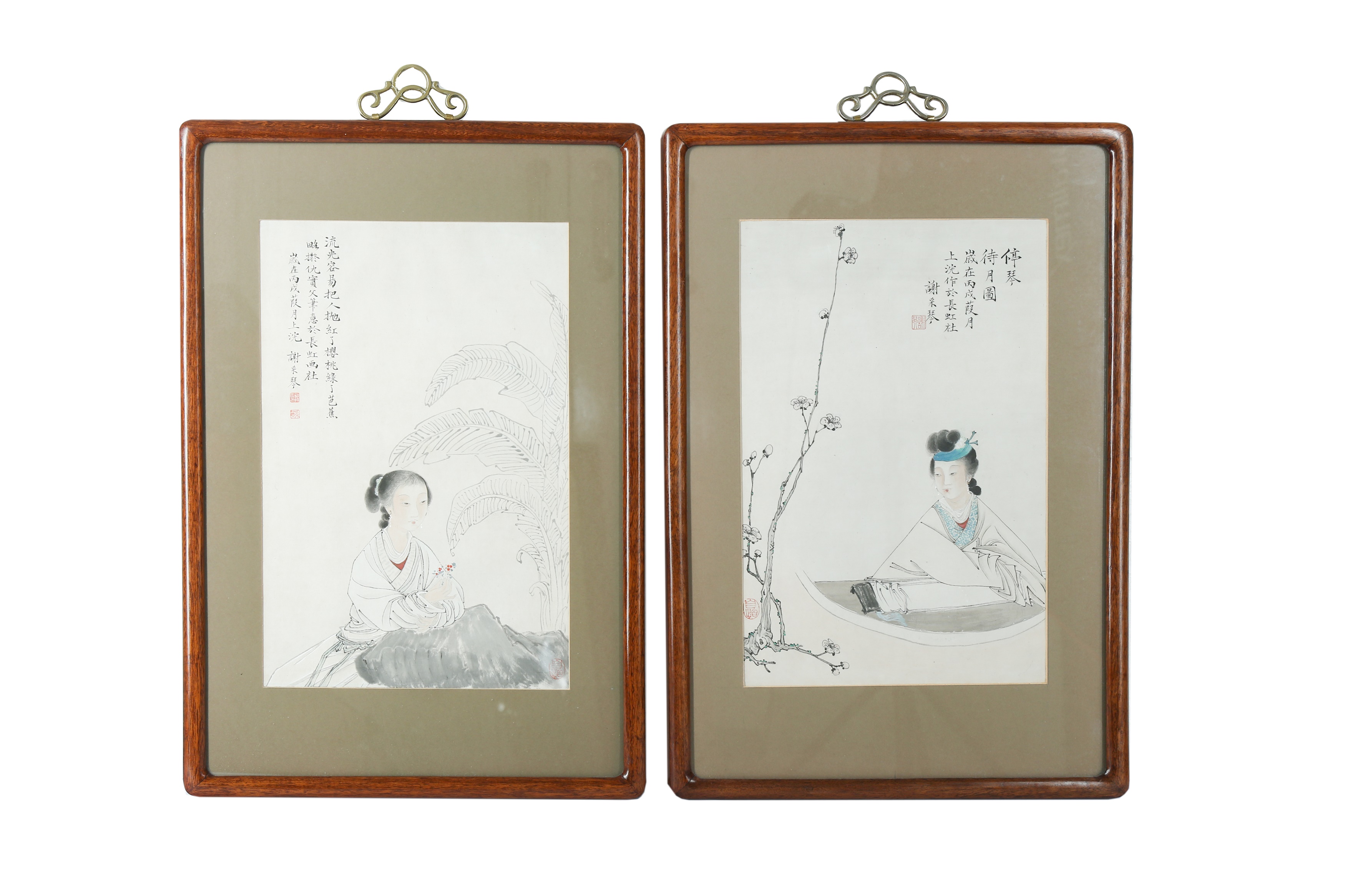 A PAIR OF CHINESE PAINTINGS OF LADIES.