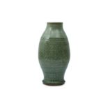 A CHINESE CELADON CRACKLE-GLAZED VASE.