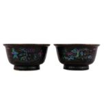 A PAIR OF CHINESE LAQUE BURGAUTE BOWLS.