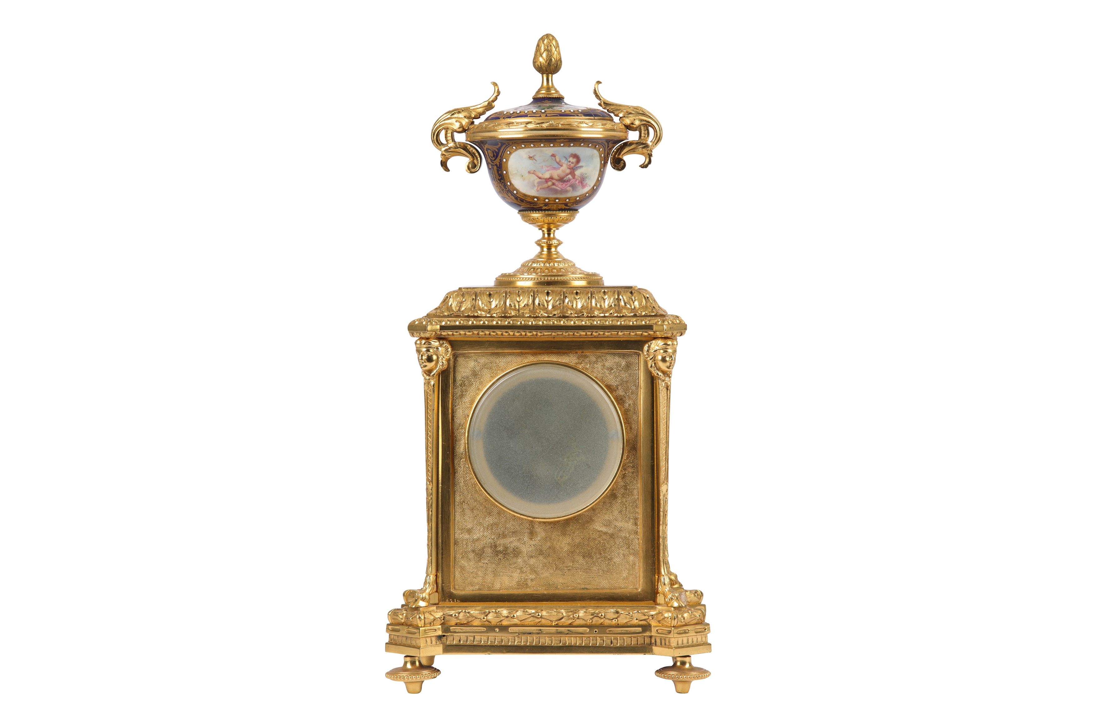 A THIRD QUARTER 19TH CENTURY FRENCH NAPOLEON III GILT BRONZE AND SERVES PORCELAIN MANTEL CLOCK - Image 6 of 8
