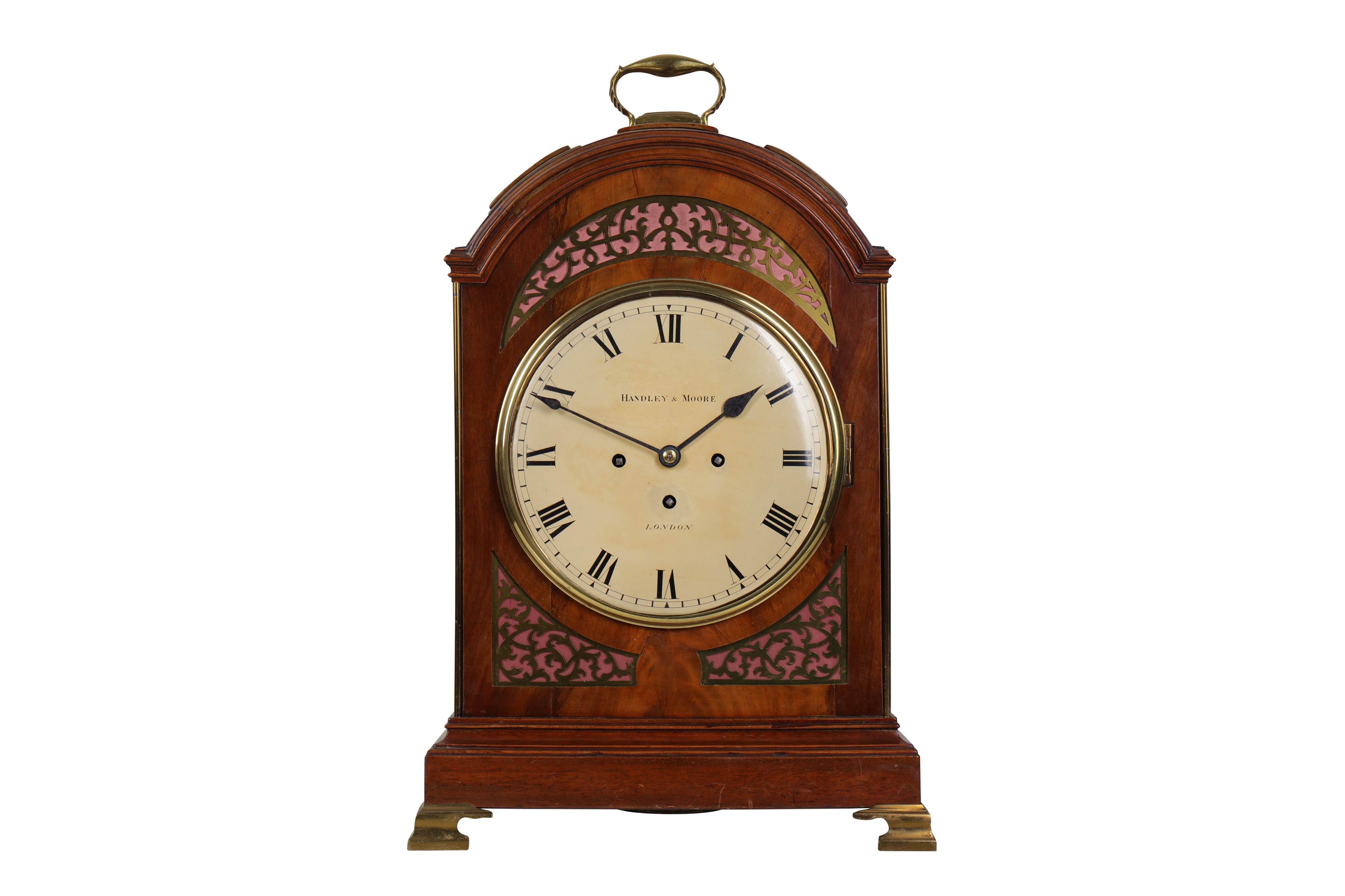 AN EARLY 19TH CENTURY ENGLISH MAHOGANY AND BRASS MOUNTED TRIPLE FUSEE EIGHT BELL TABLE / BRACKET