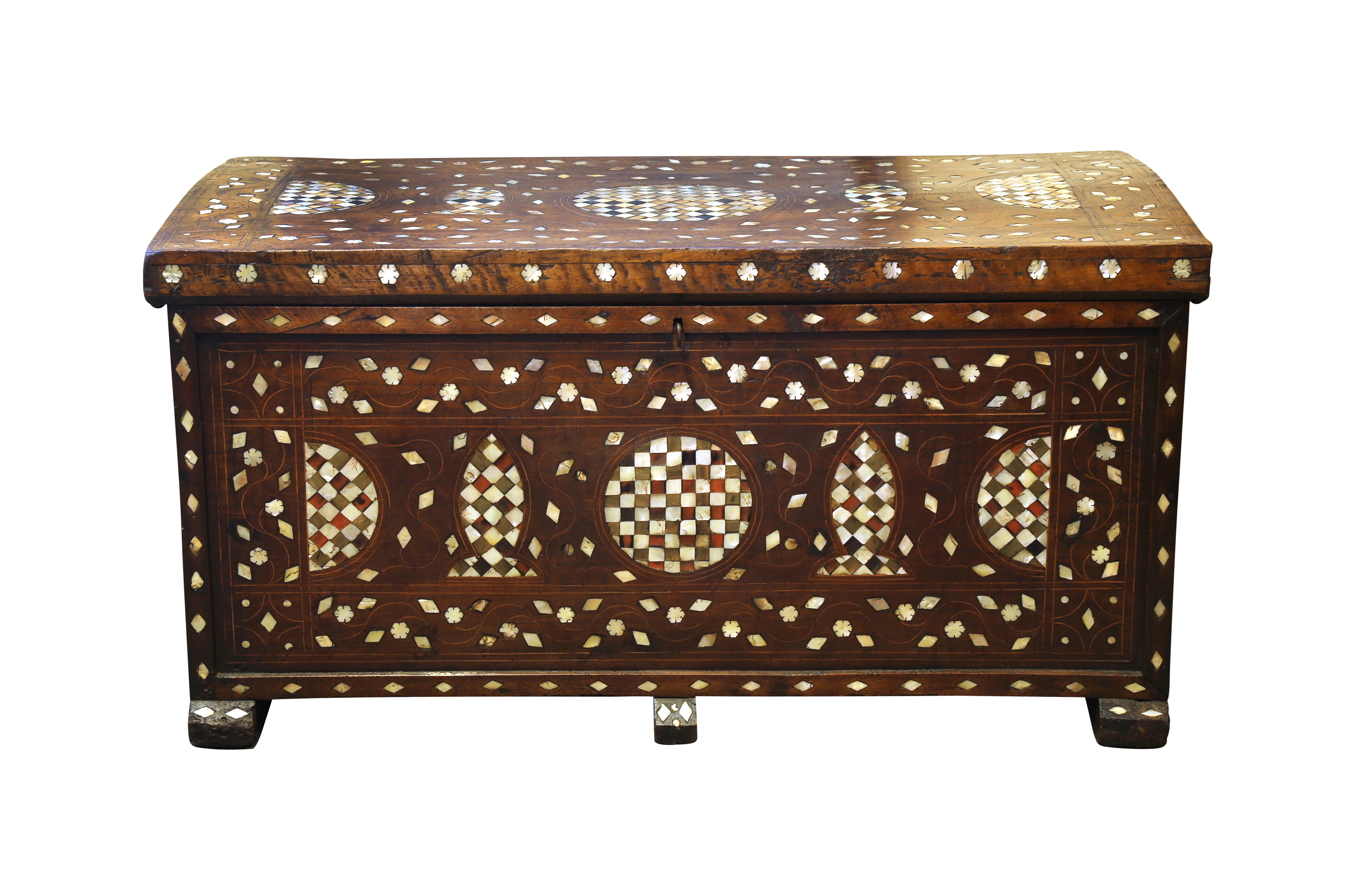 λ A LARGE HARDWOOD MOTHER-OF-PEARL AND TORTOISE SHELL-INLAID OTTOMAN CHEST - Image 2 of 5