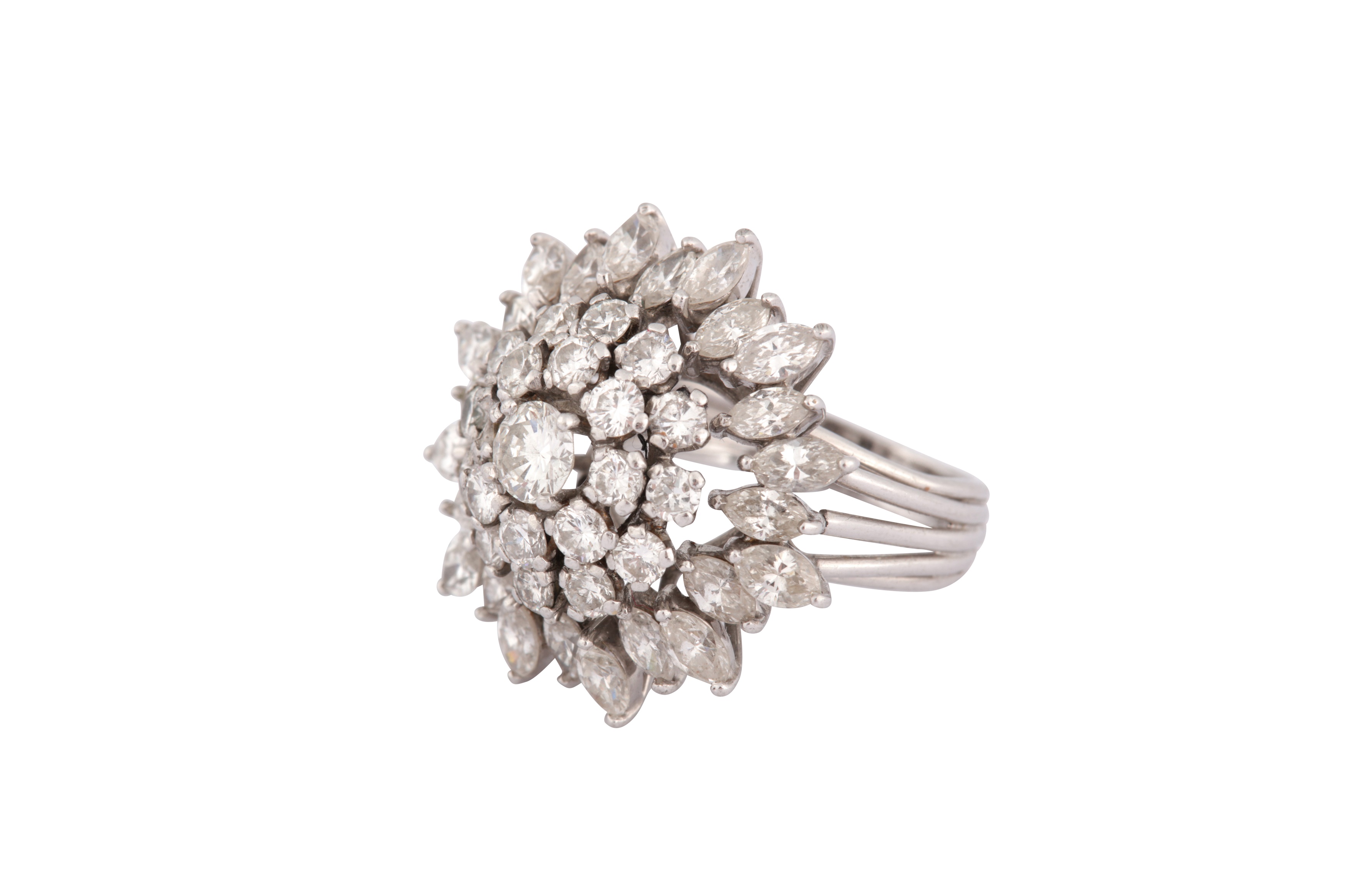 A diamond bombé ring - Image 3 of 4