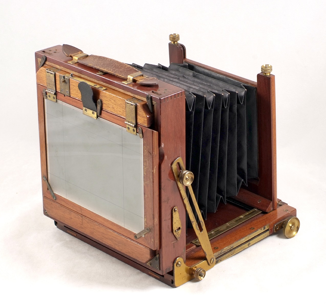 An Un-named Half Plate Wood & Brass Field Camera - Image 3 of 4