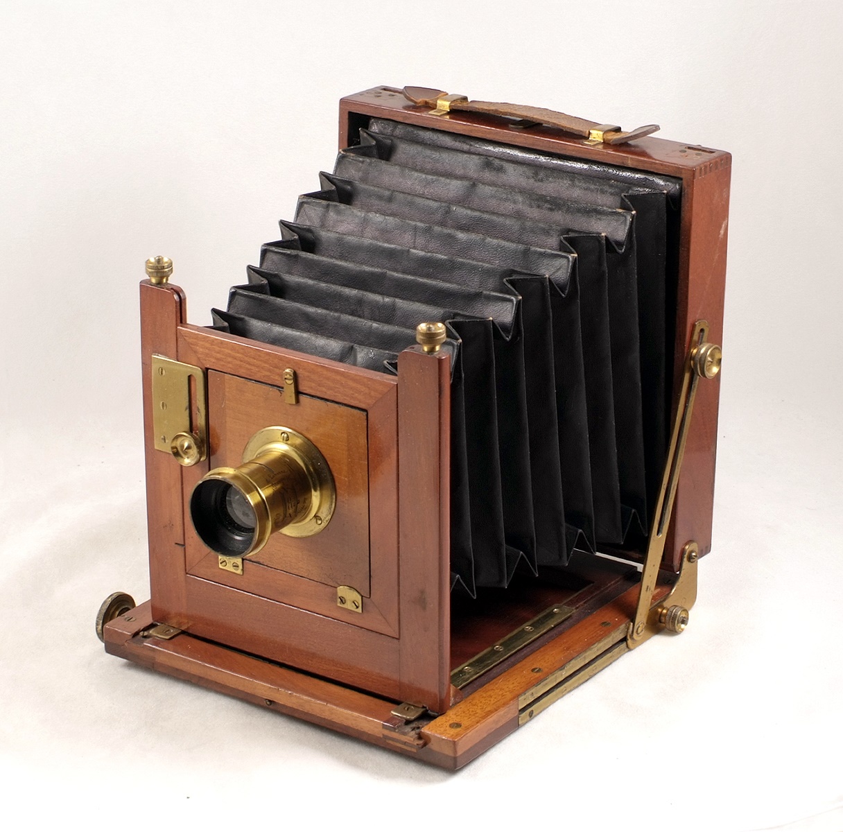 An Un-named Half Plate Wood & Brass Field Camera