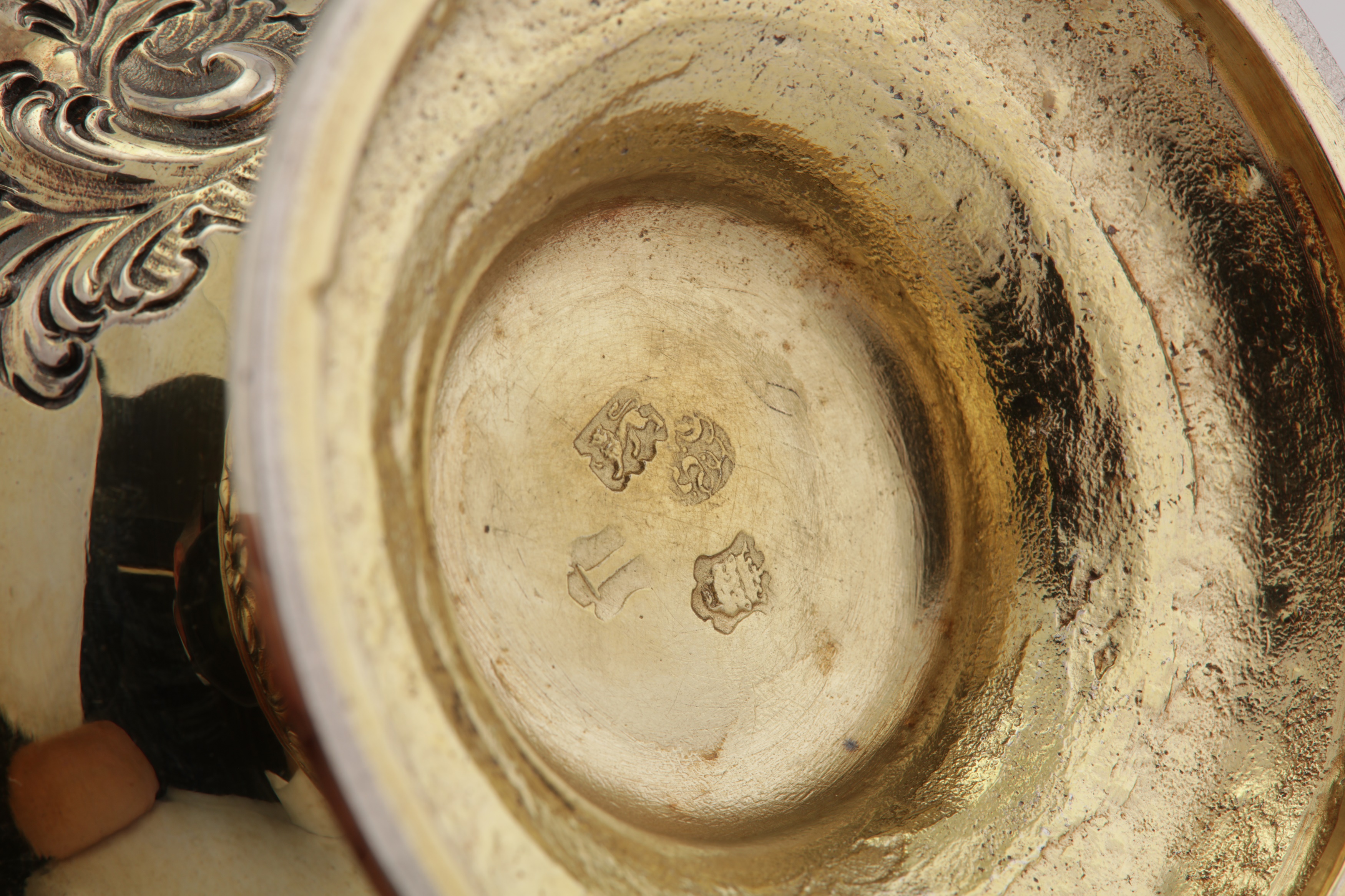 A George II sterling silver gilt covered sugar bowl or vase, London 1746 by Samuel Taylor (reg. 3rd - Image 4 of 5