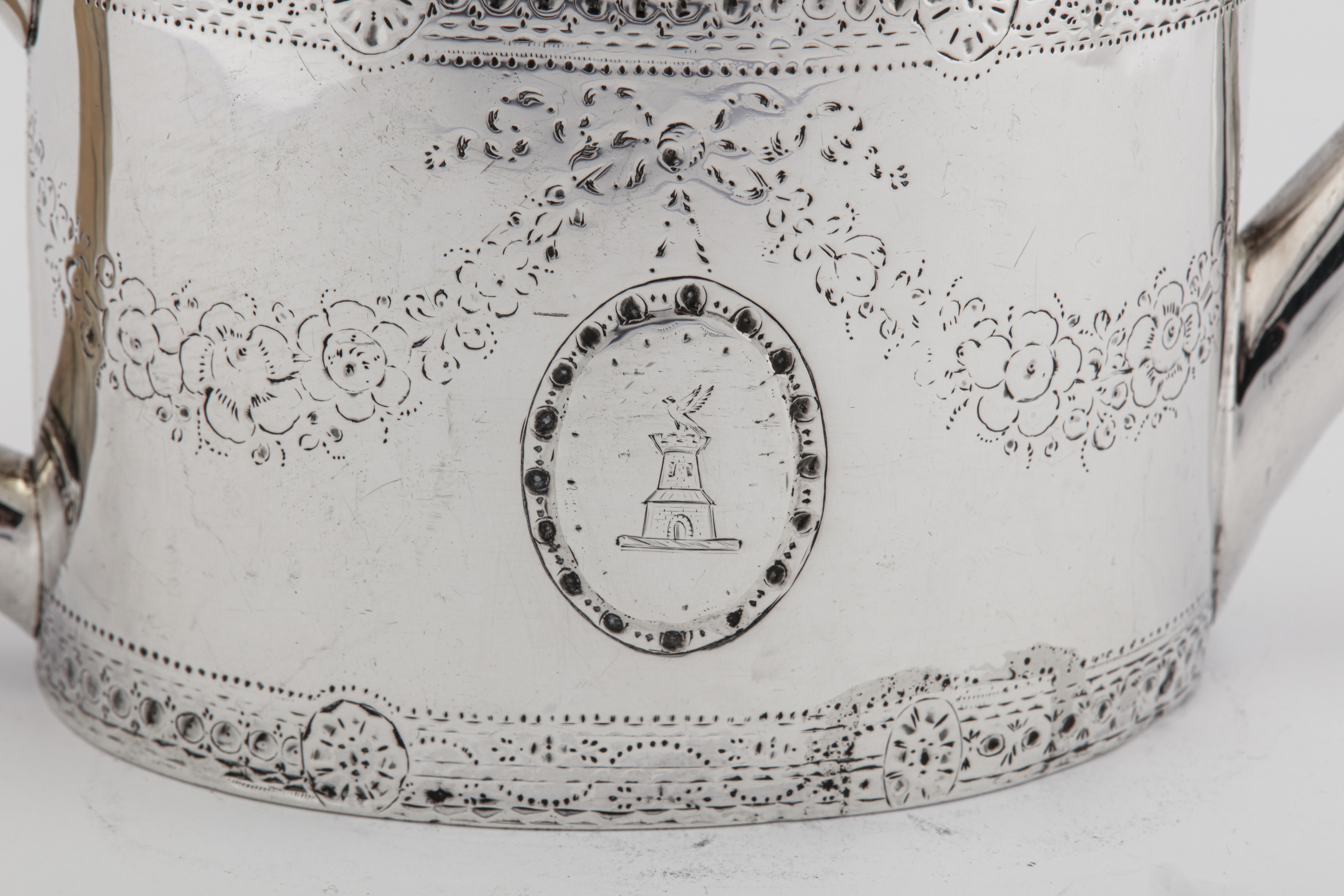 A George III sterling silver teapot, London 1779 by Thomas Daniell - Image 5 of 6