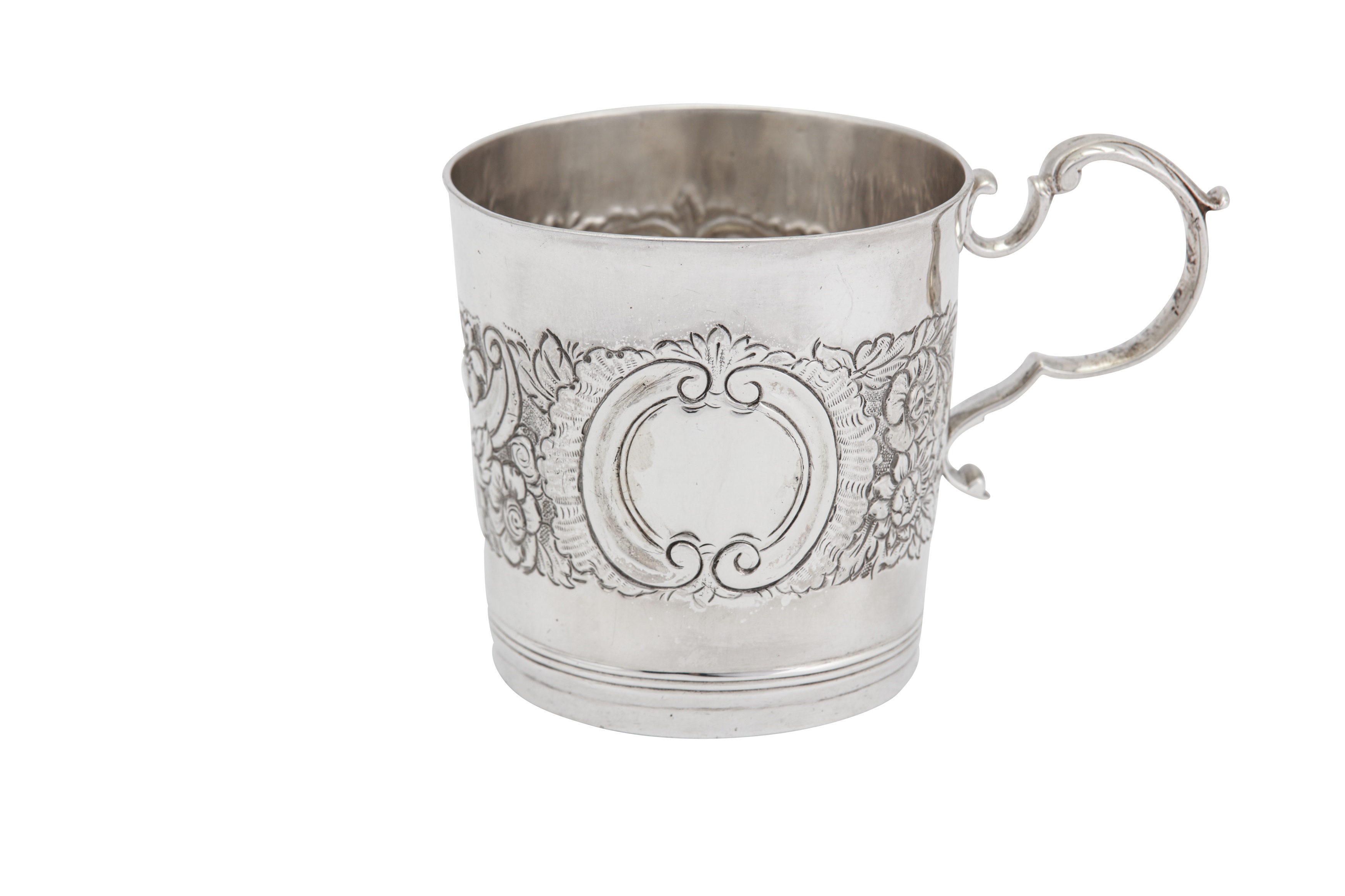 A George III Irish sterling silver mug, Dublin circa 1780 by IL in a serrated punch - Image 2 of 3