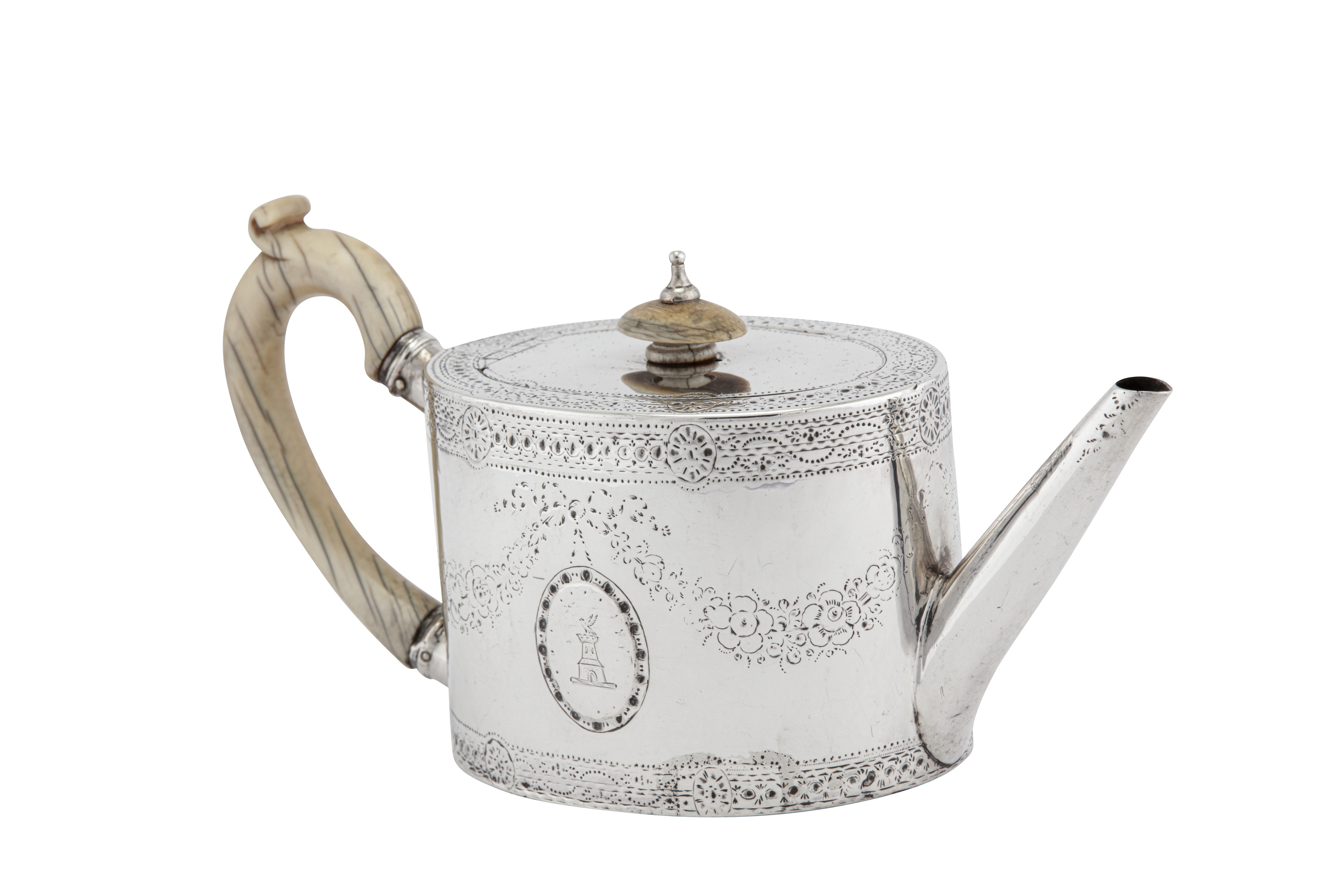 A George III sterling silver teapot, London 1779 by Thomas Daniell - Image 2 of 6