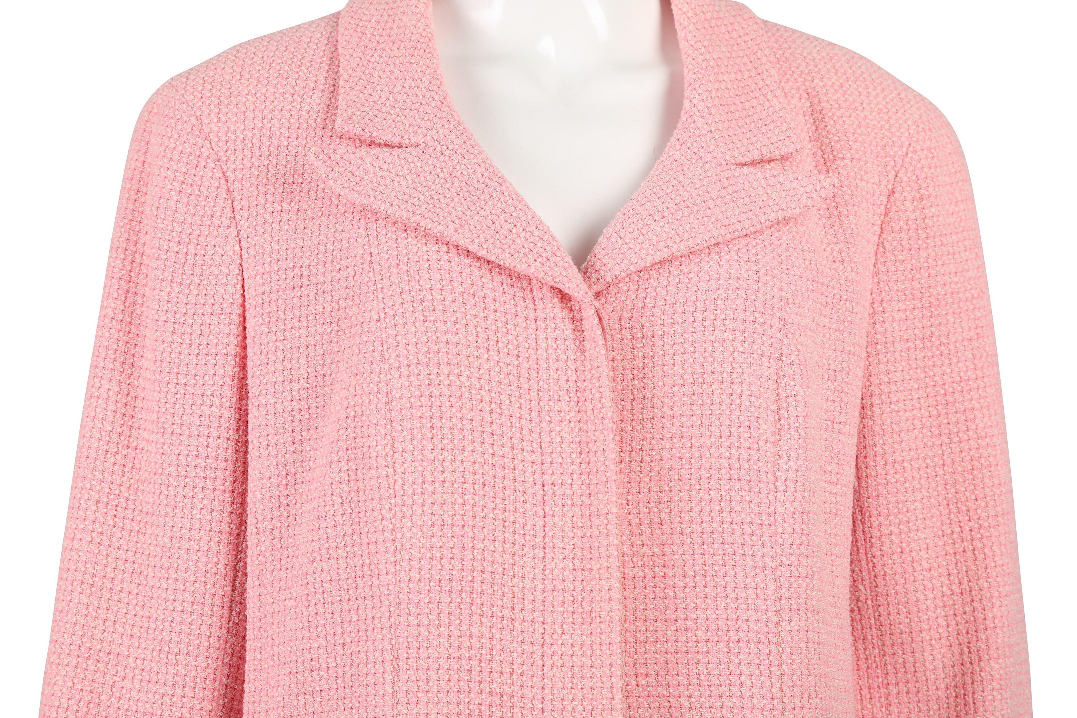 Chanel Pink Tweed Single Breasted Jacket - Size 46 - Image 2 of 6