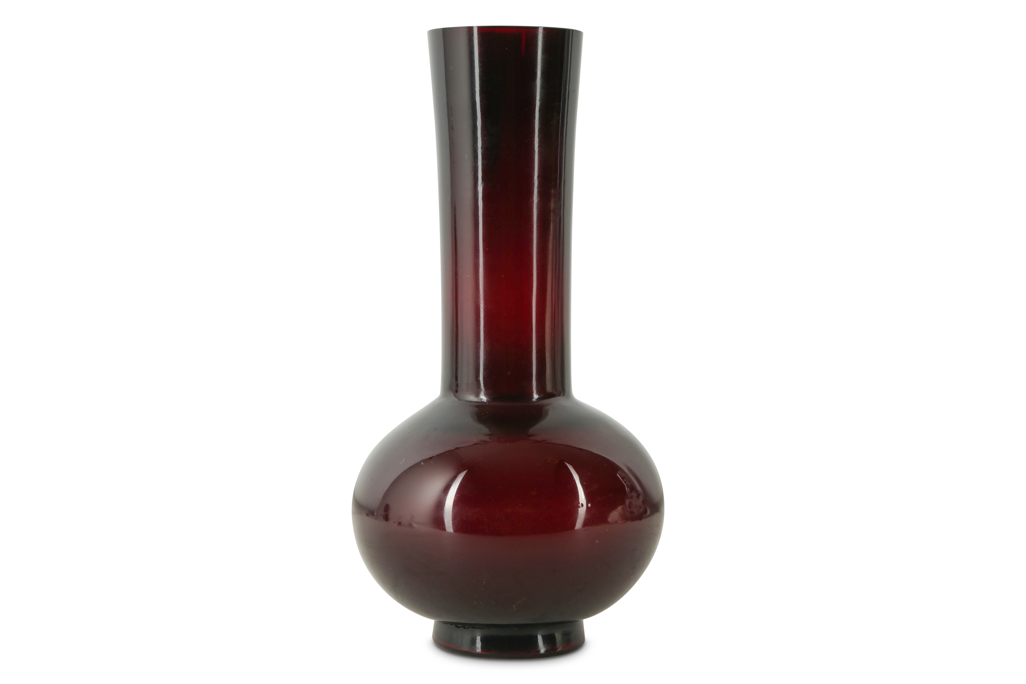 A CHINESE PEKING GLASS AMBER-RED VASE. - Image 4 of 16