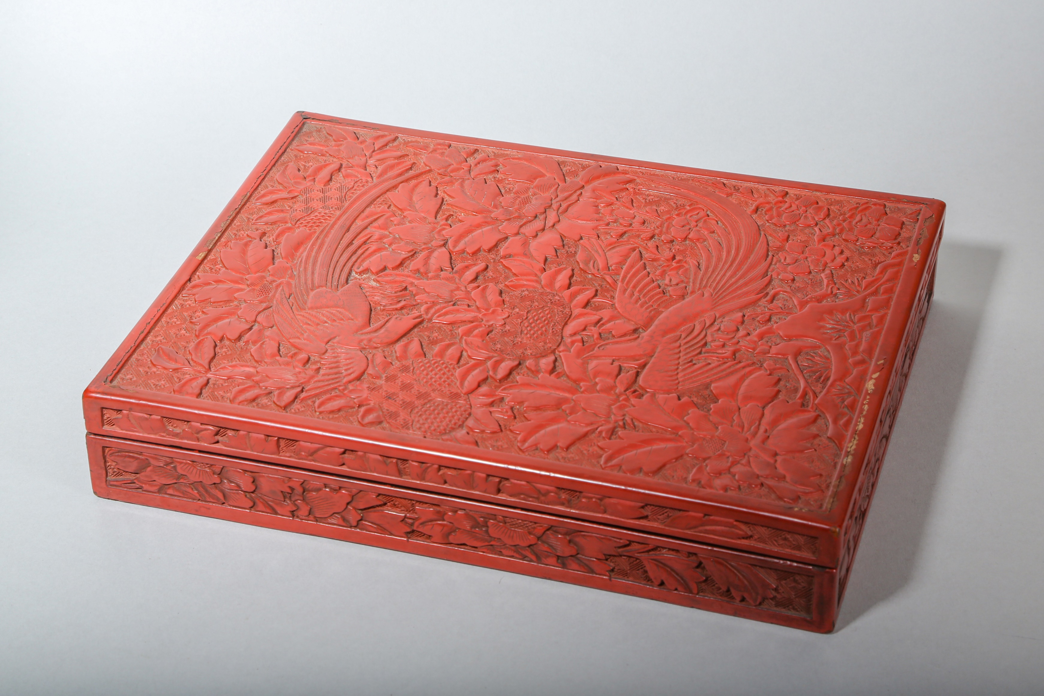 A CHINESE CINNABAR LACQUER RECTANGULAR 'PARADISE FLYCATCHERS' BOX AND COVER. - Image 2 of 12