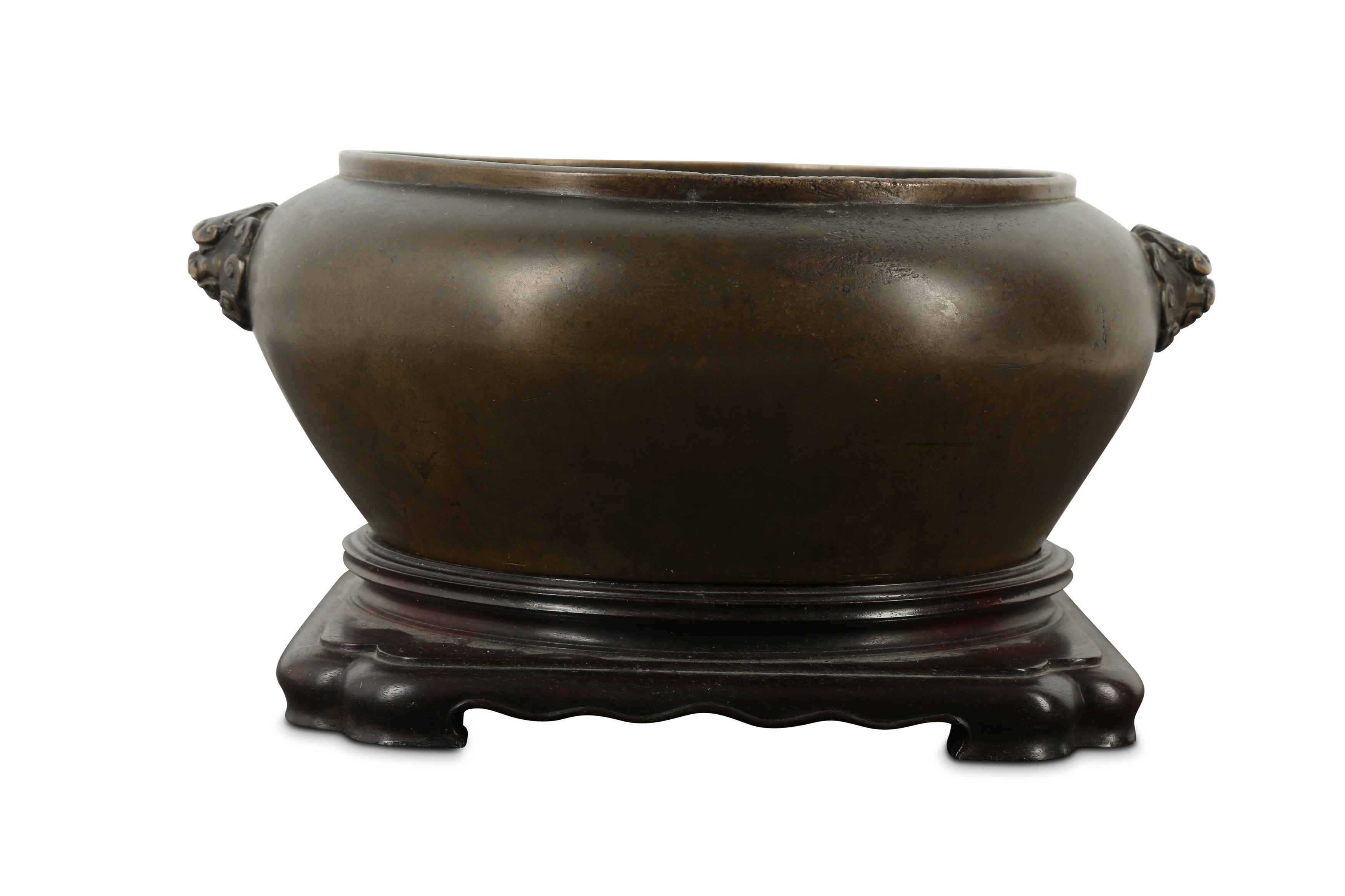 A CHINESE BRONZE INCENSE BURNER. - Image 4 of 16