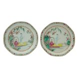 A PAIR OF CHINESE FAMILLE ROSE 'PUNTERS' DISHES.
