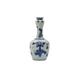 A CHINESE BLUE AND WHITE GARLIC MOUTH 'ANTIQUES' VASE.