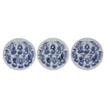 A SET OF THREE CHINESE BLUE AND WHITE 'IMMORTALS' DISHES.