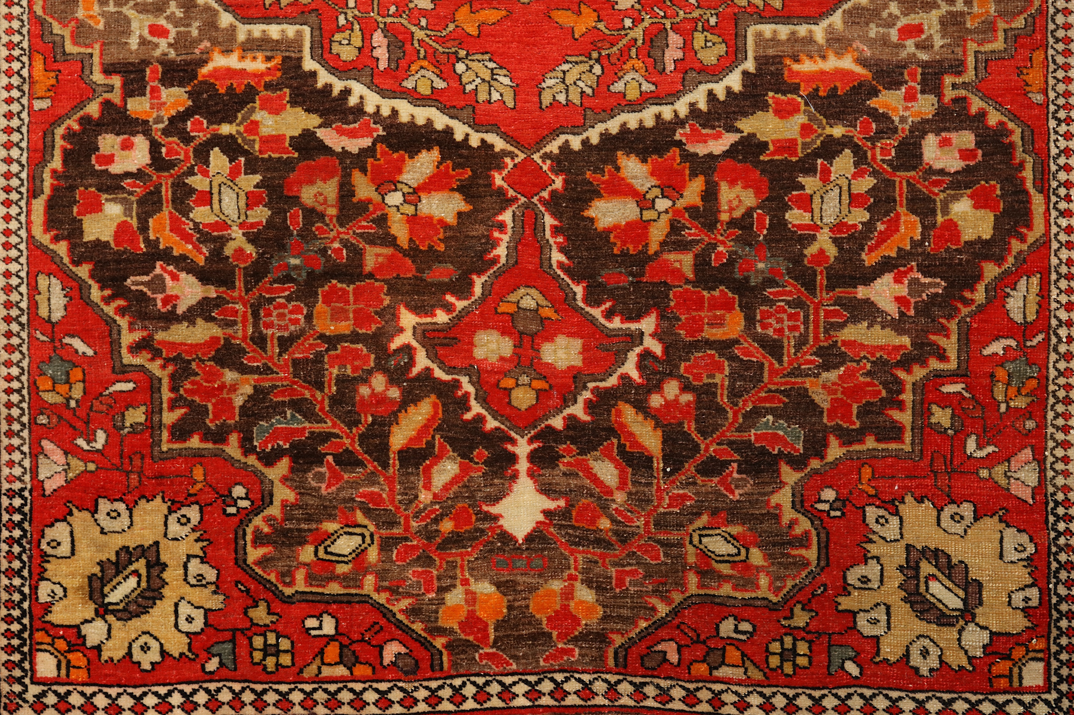 A FINE SAROUK-FERAGHAN RUG, WEST PERSIA - Image 4 of 7