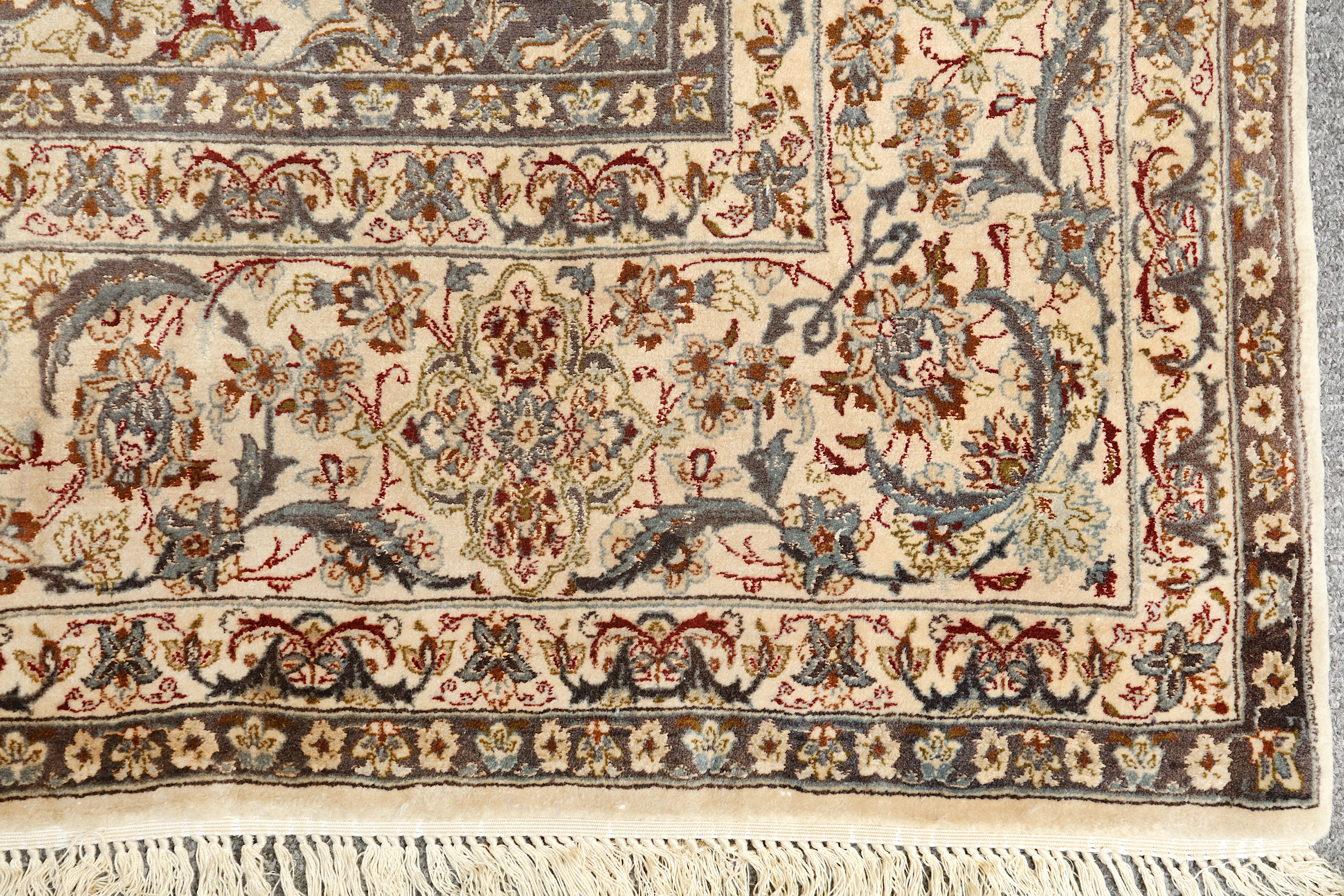 VERY FINE PART SILK ISFAHAN RUG, CENTRAL PERSIA - Image 7 of 8