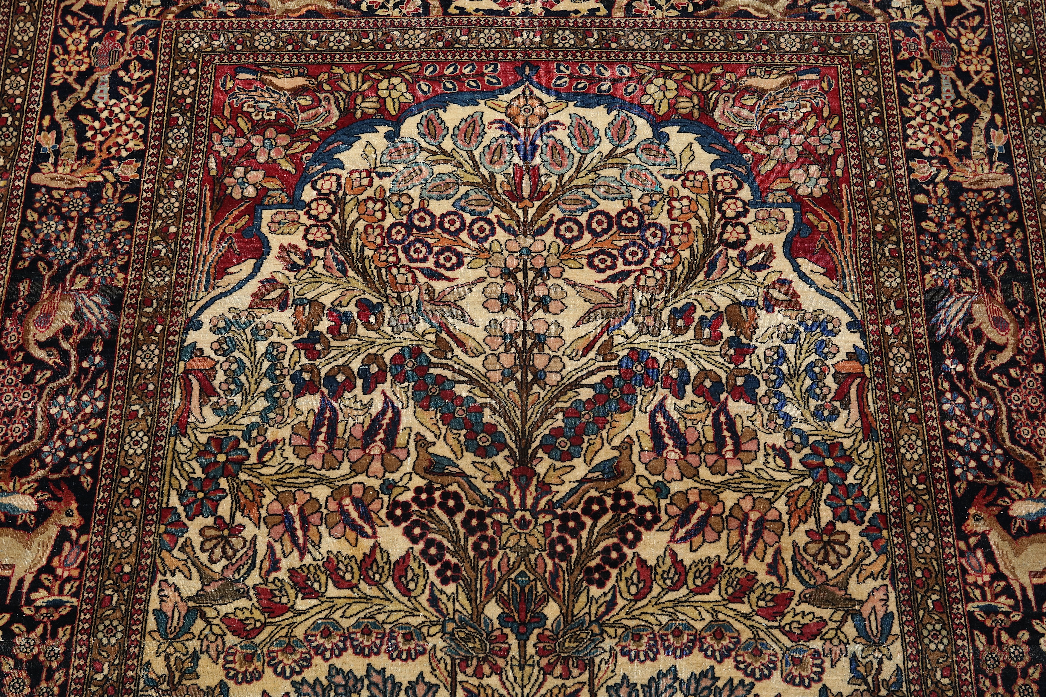 A VERY FINE ISFAHAN PRAYER RUG, CENTRAL PERSIA - Image 3 of 8