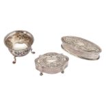 A mixed group of sterling silver including an Edwardian ring box, Birmingham 1904 by William Hutton