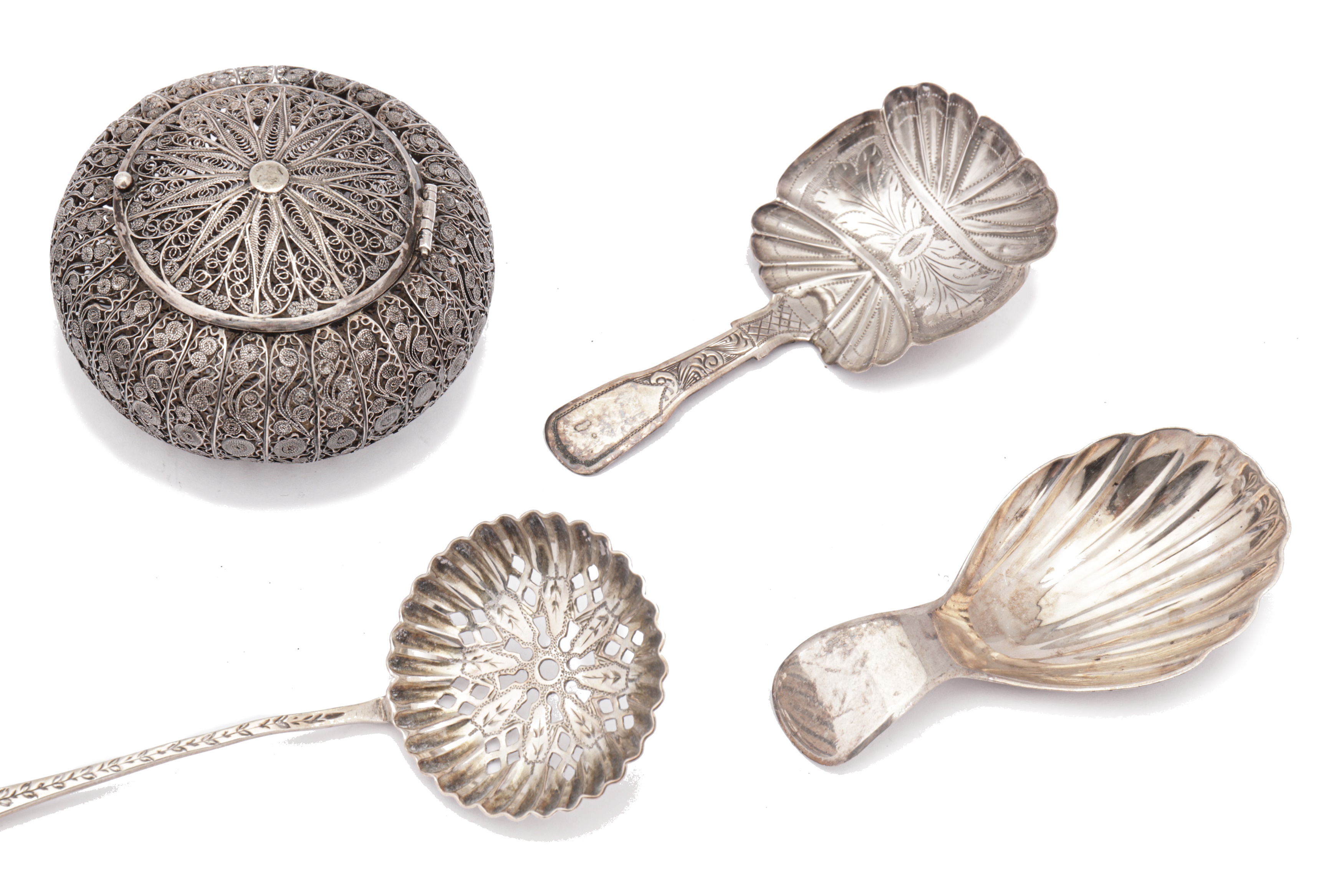 A mixed group – including a Victorian caddy spoon, Birmingham 1850 by James Collins - Image 2 of 3