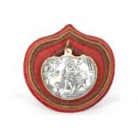 λ AN ENGRAVED MOTHER-OF-PEARL SHELL PLAQUE WITH THE ICON OF ST. MARK