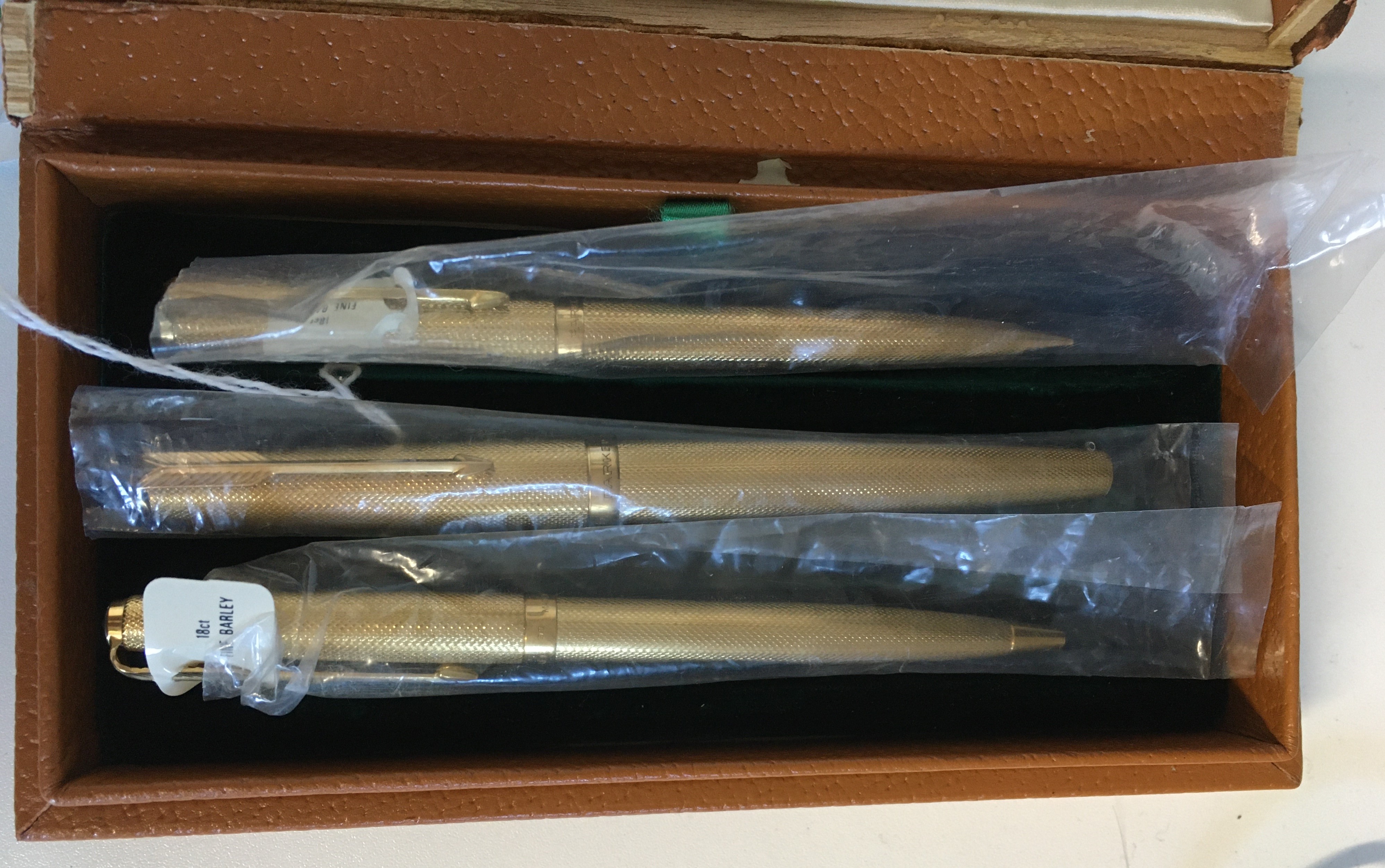 A set of three 18ct gold Parker pens, - Image 4 of 5