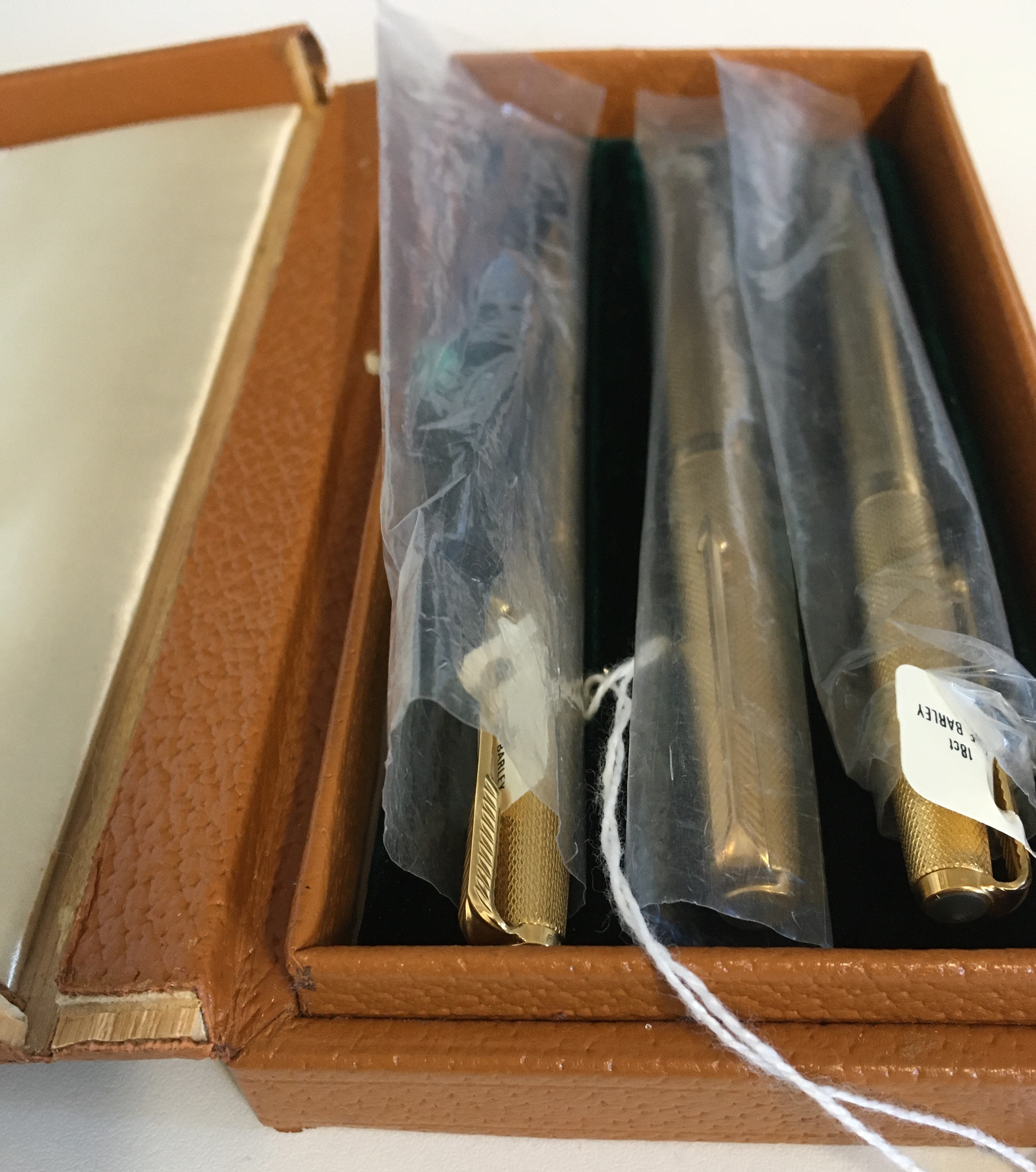 A set of three 18ct gold Parker pens, - Image 5 of 5