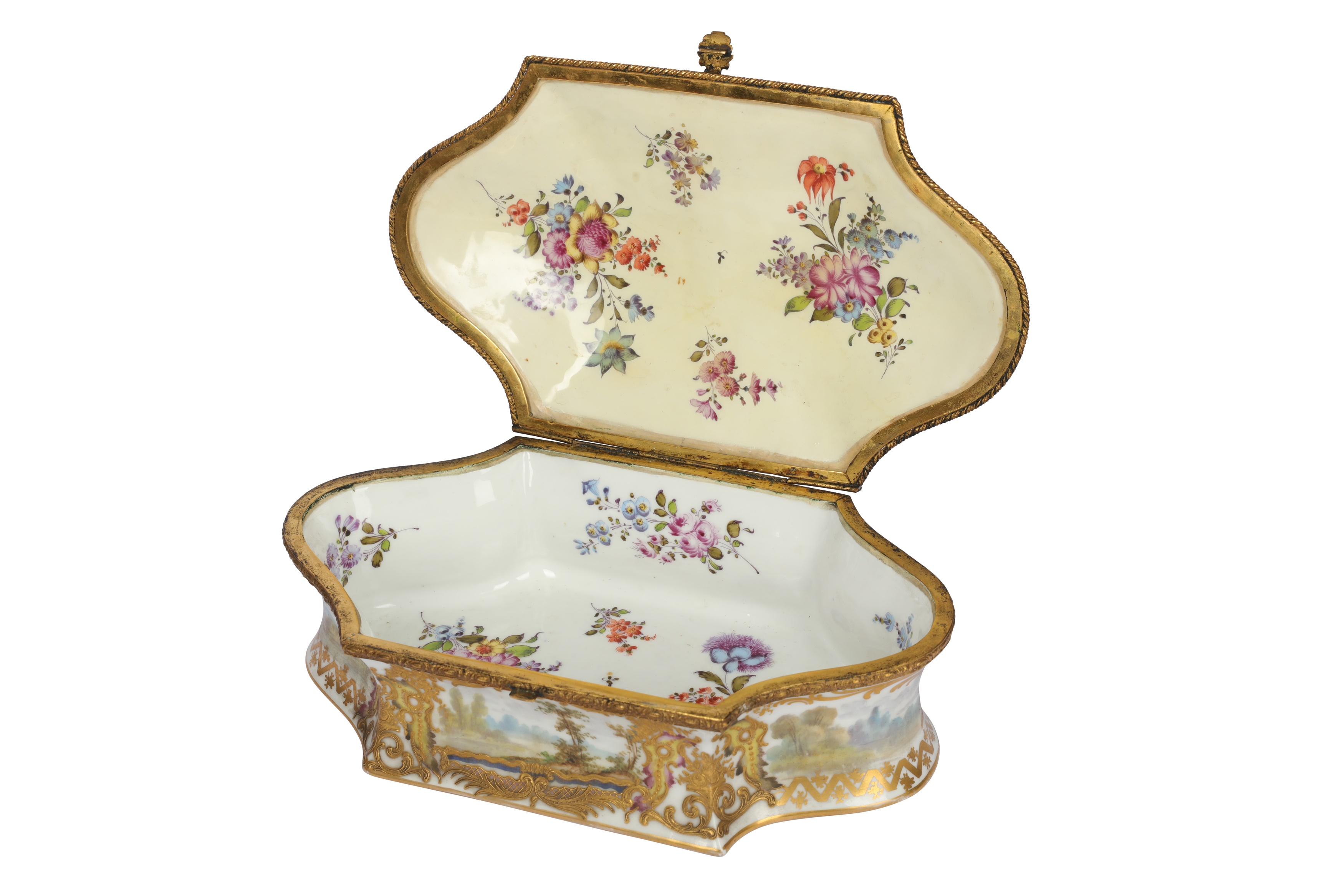 A late 19th/early 20th French porcelain shaped box, in the Sevres style - Image 2 of 9