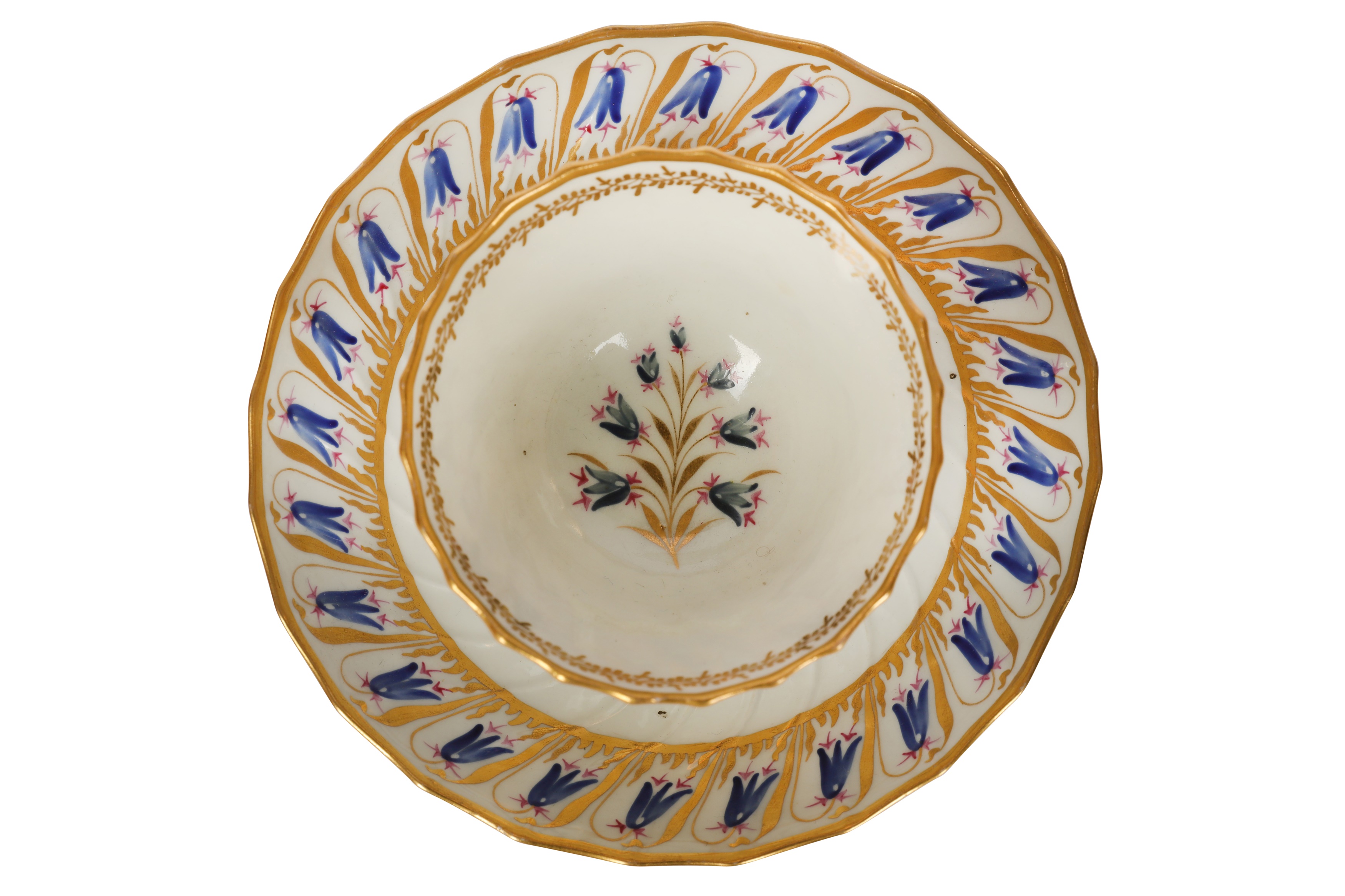 A late 18th century Worcester porcelain tea bowl and saucer - Image 2 of 3