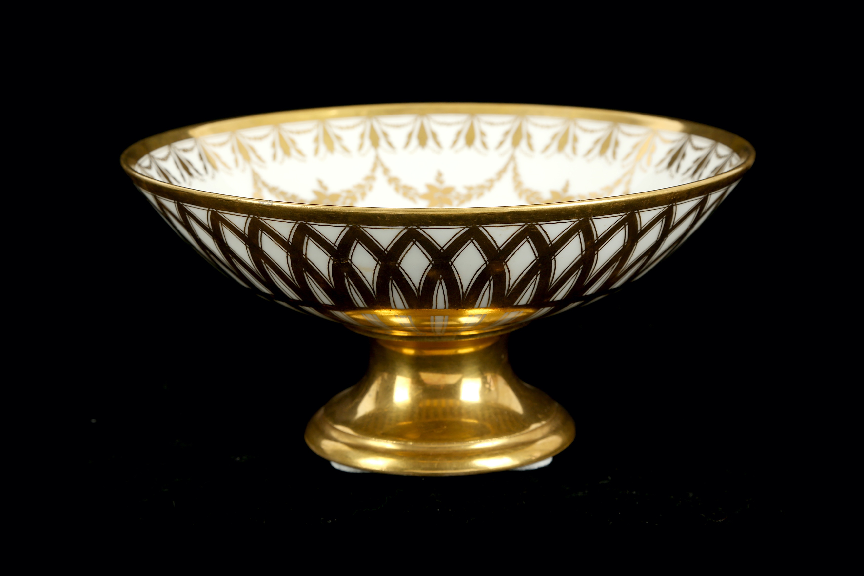 A 19th Century Paris porcelain pedestal bowl