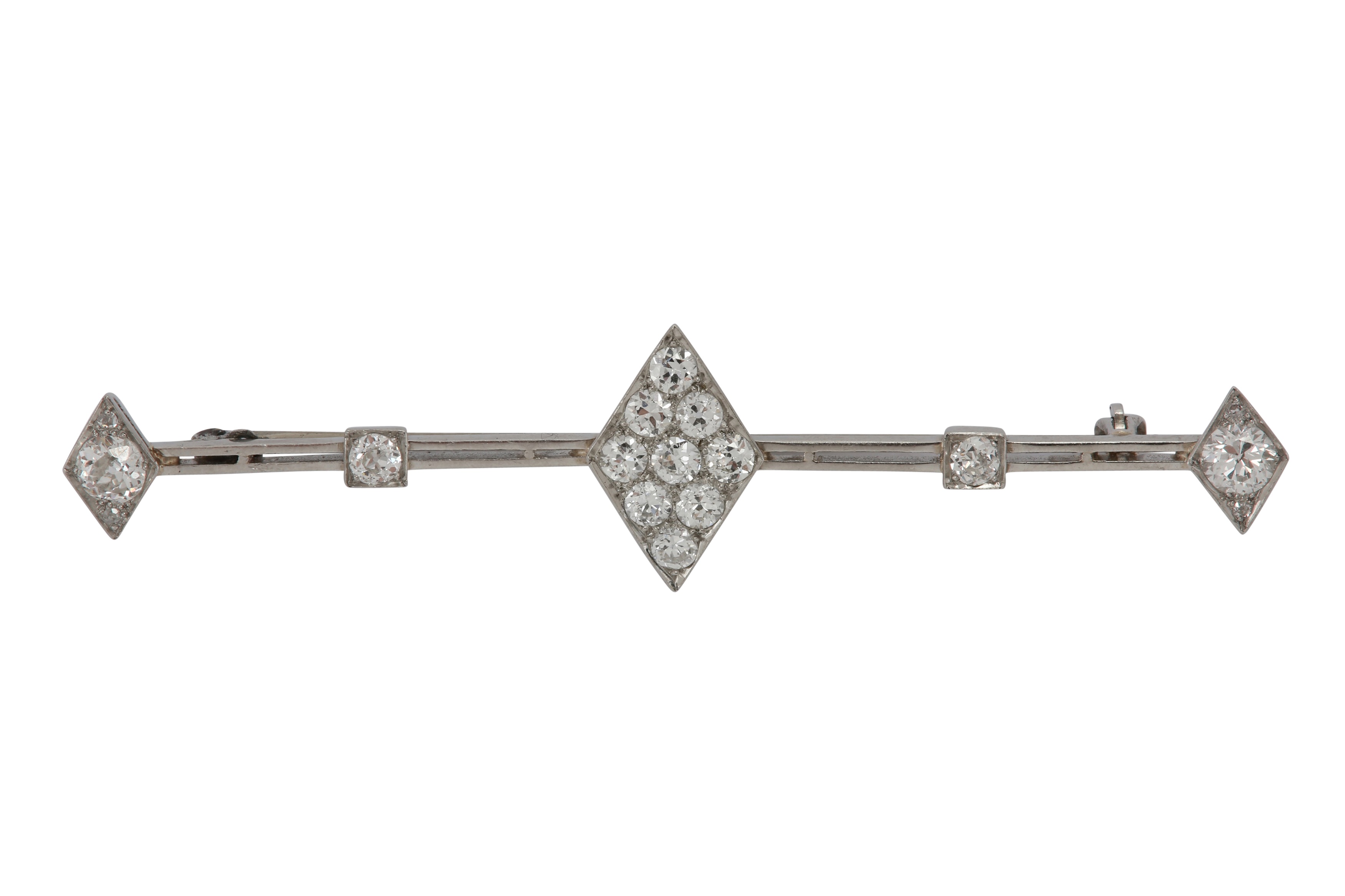 A diamond bar brooch, first half of the 20th century