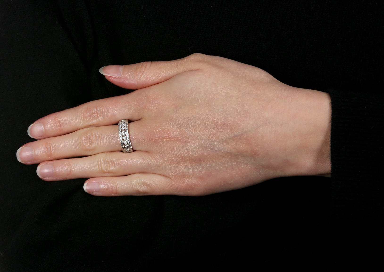 A diamond eternity ring - Image 2 of 2