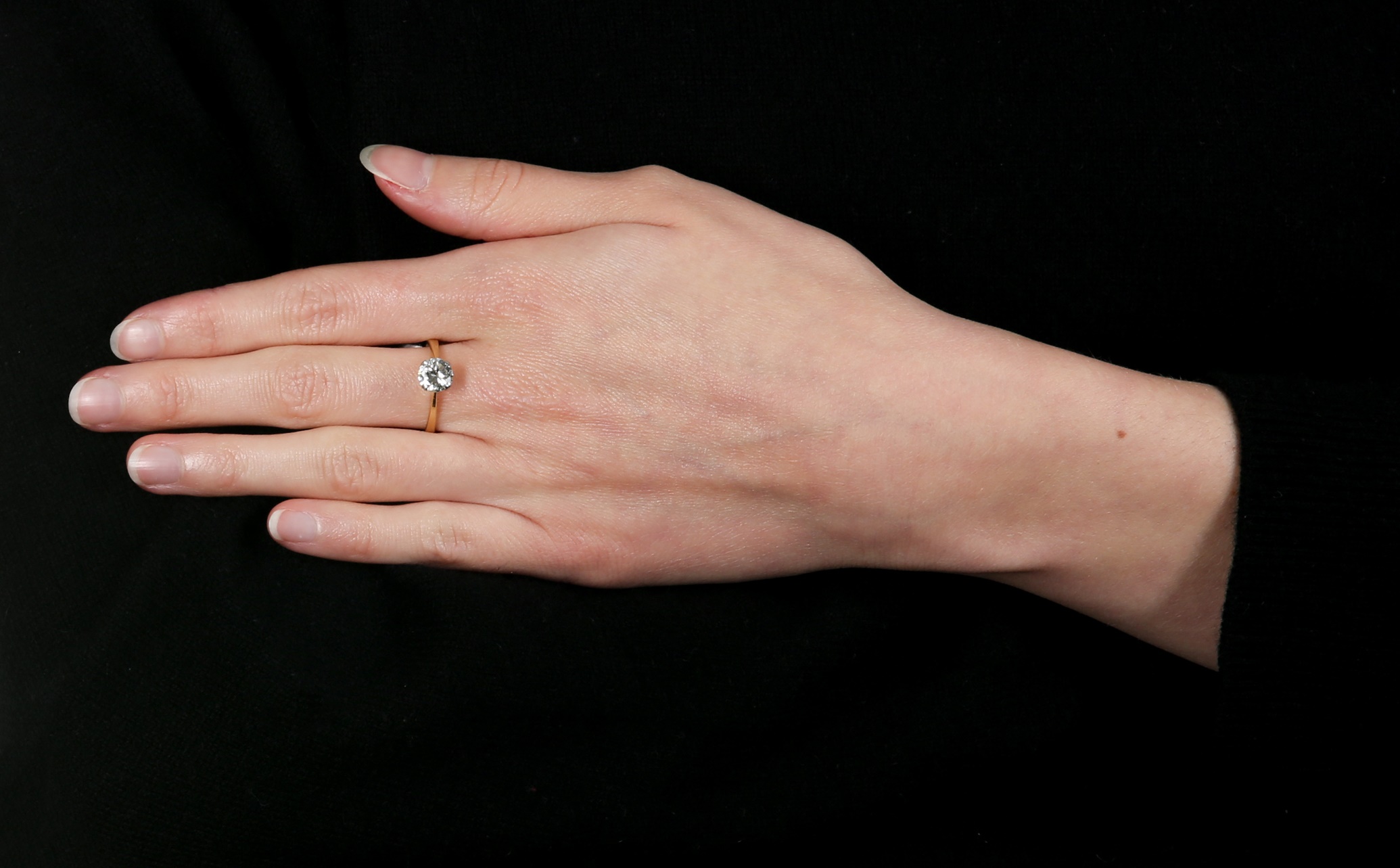 A diamond single-stone ring - Image 2 of 2