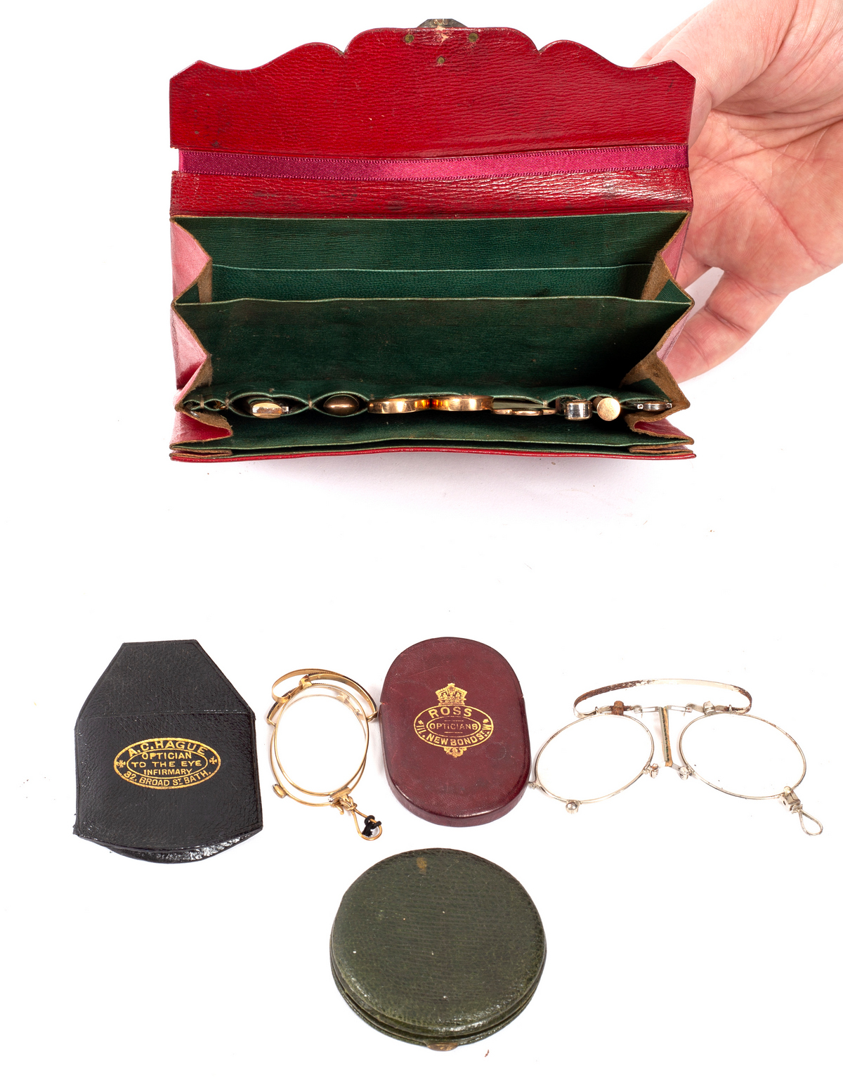 A Regency period red morocco leather cased necessaire, containing a set of drawing instruments, - Image 2 of 2