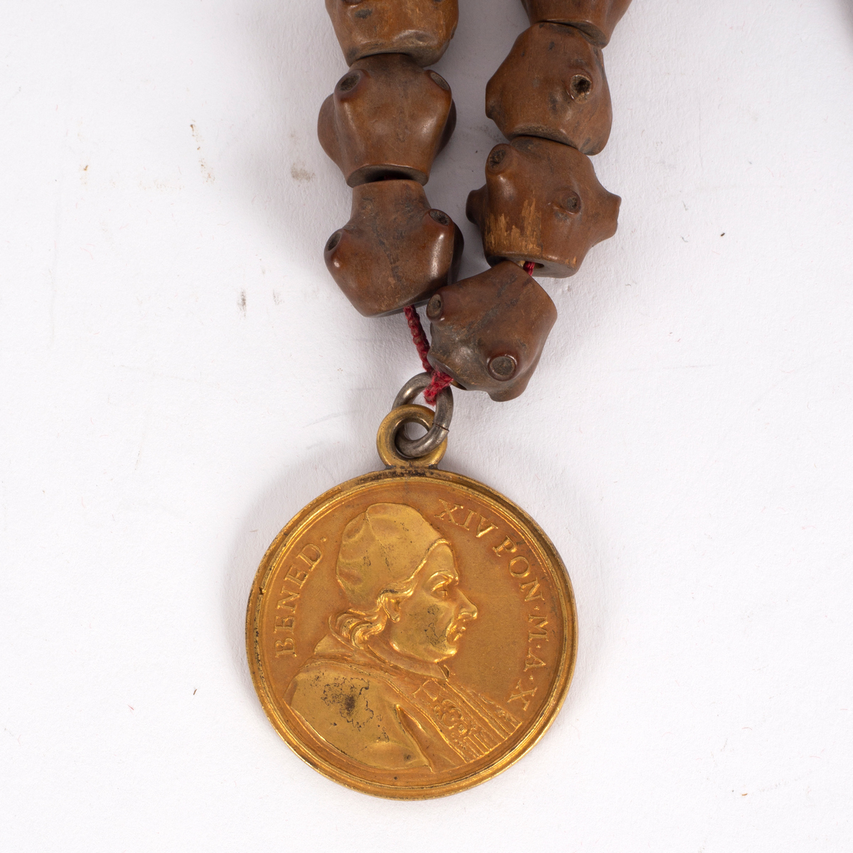 An 18th Century wooden rosary chain, South German or Italian, - Image 6 of 8