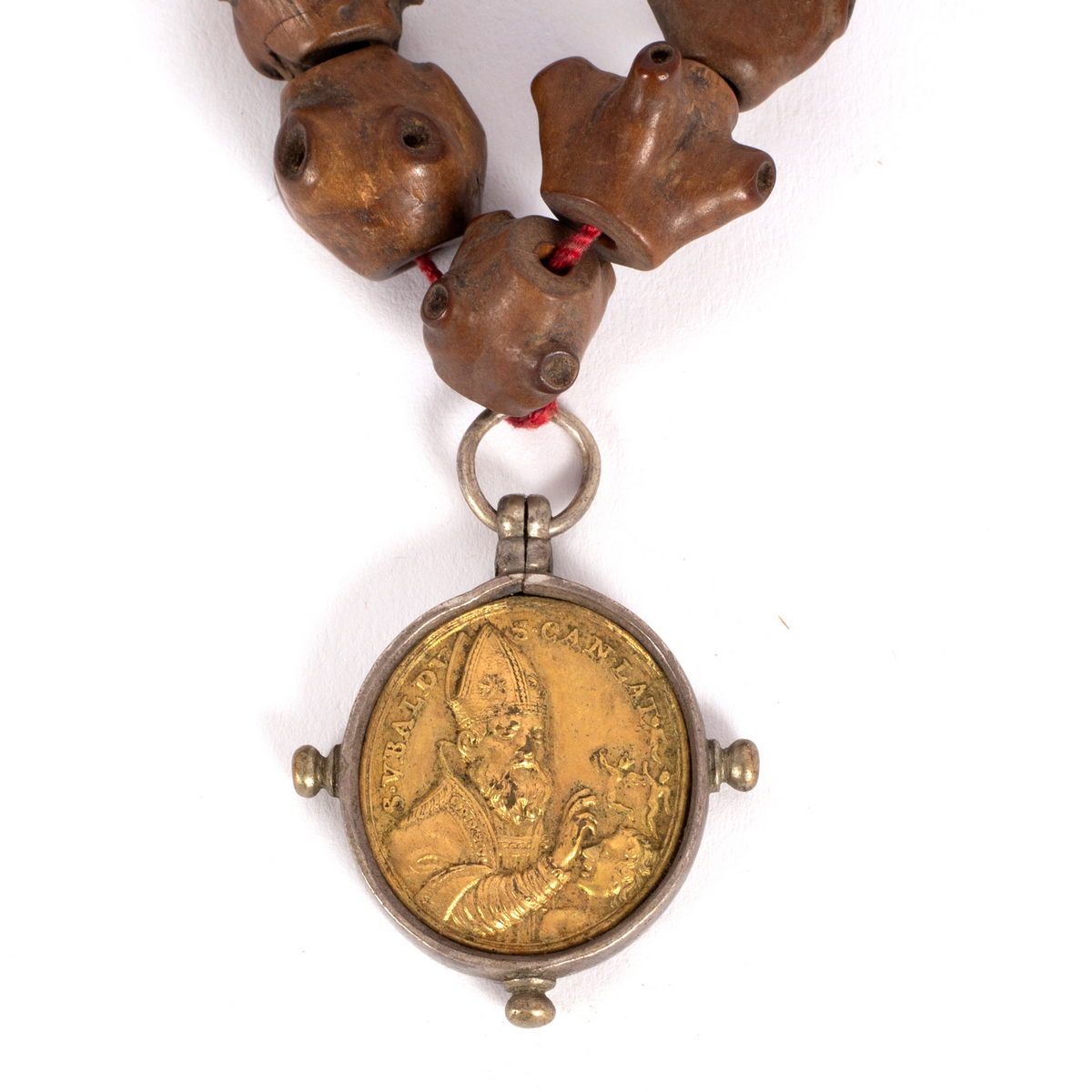 An 18th Century wooden rosary chain, South German or Italian, - Image 8 of 8