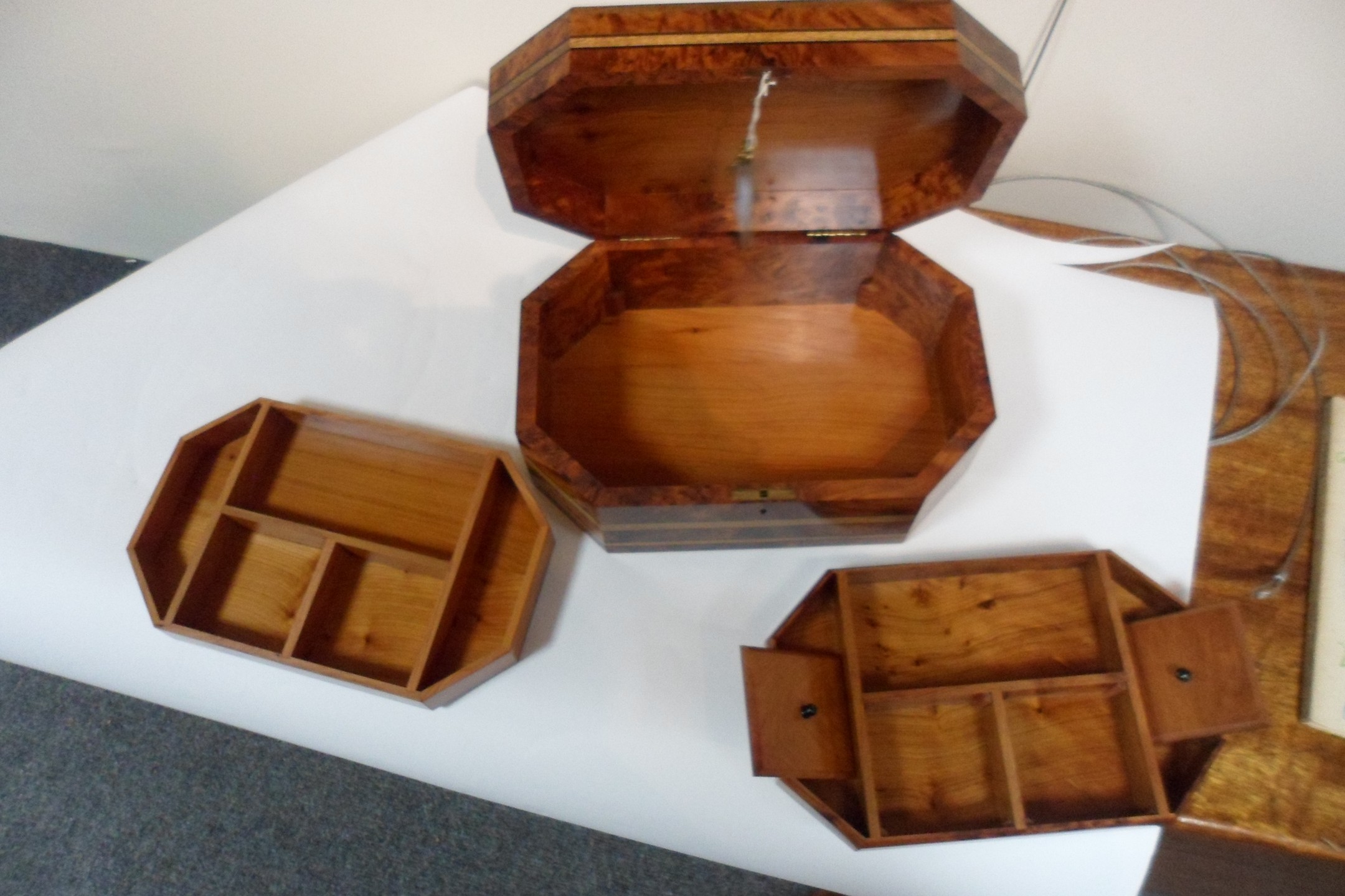 A finely inlaid box, of canted rectangular shape fitted two lift-out trays, - Image 10 of 10