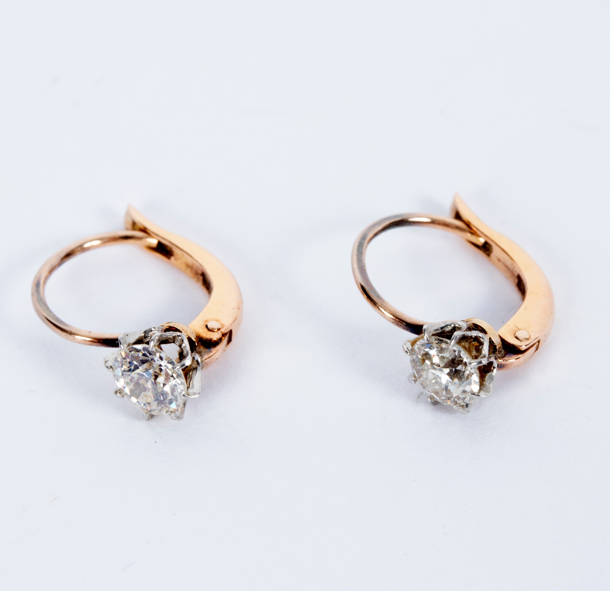 A pair of diamond earrings, - Image 2 of 2