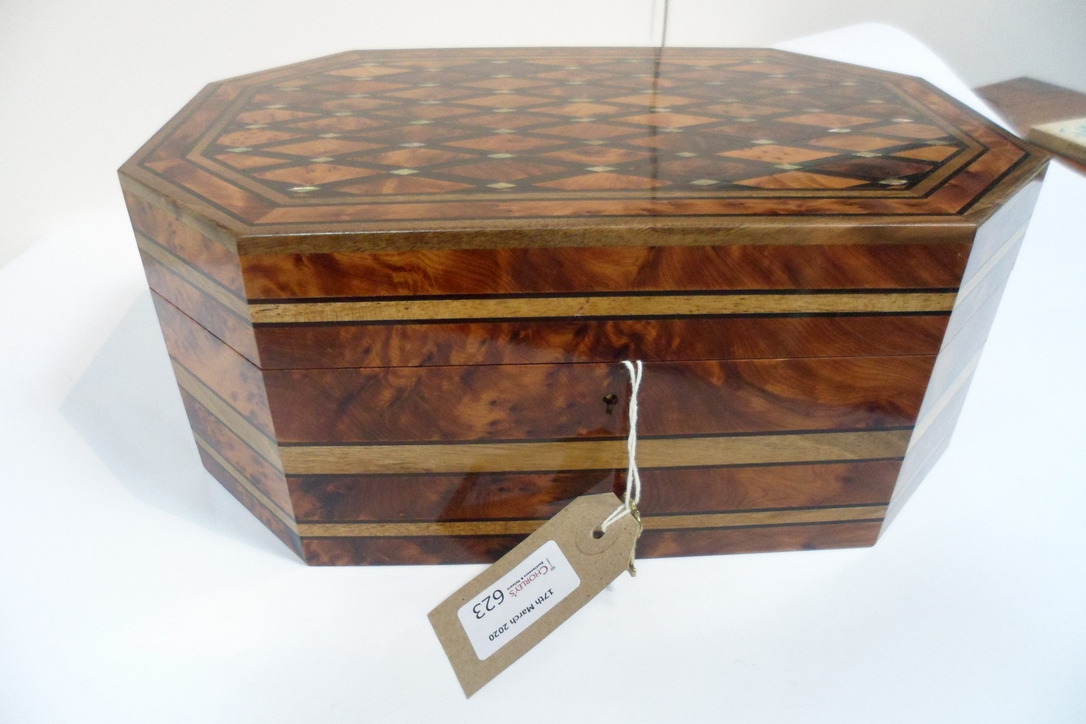 A finely inlaid box, of canted rectangular shape fitted two lift-out trays, - Image 4 of 10