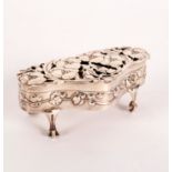 An Art Nouveau silver trinket box,