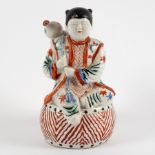 A Japanese kakiemon water dropper, circa 1680,